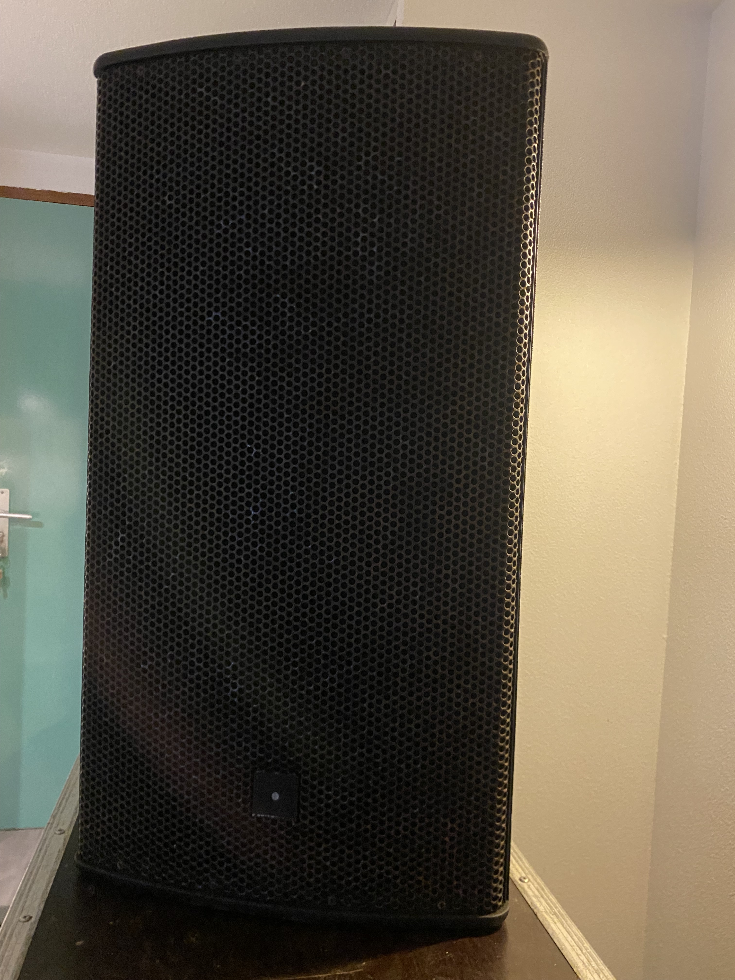 JBL AM 6215 - FRONT