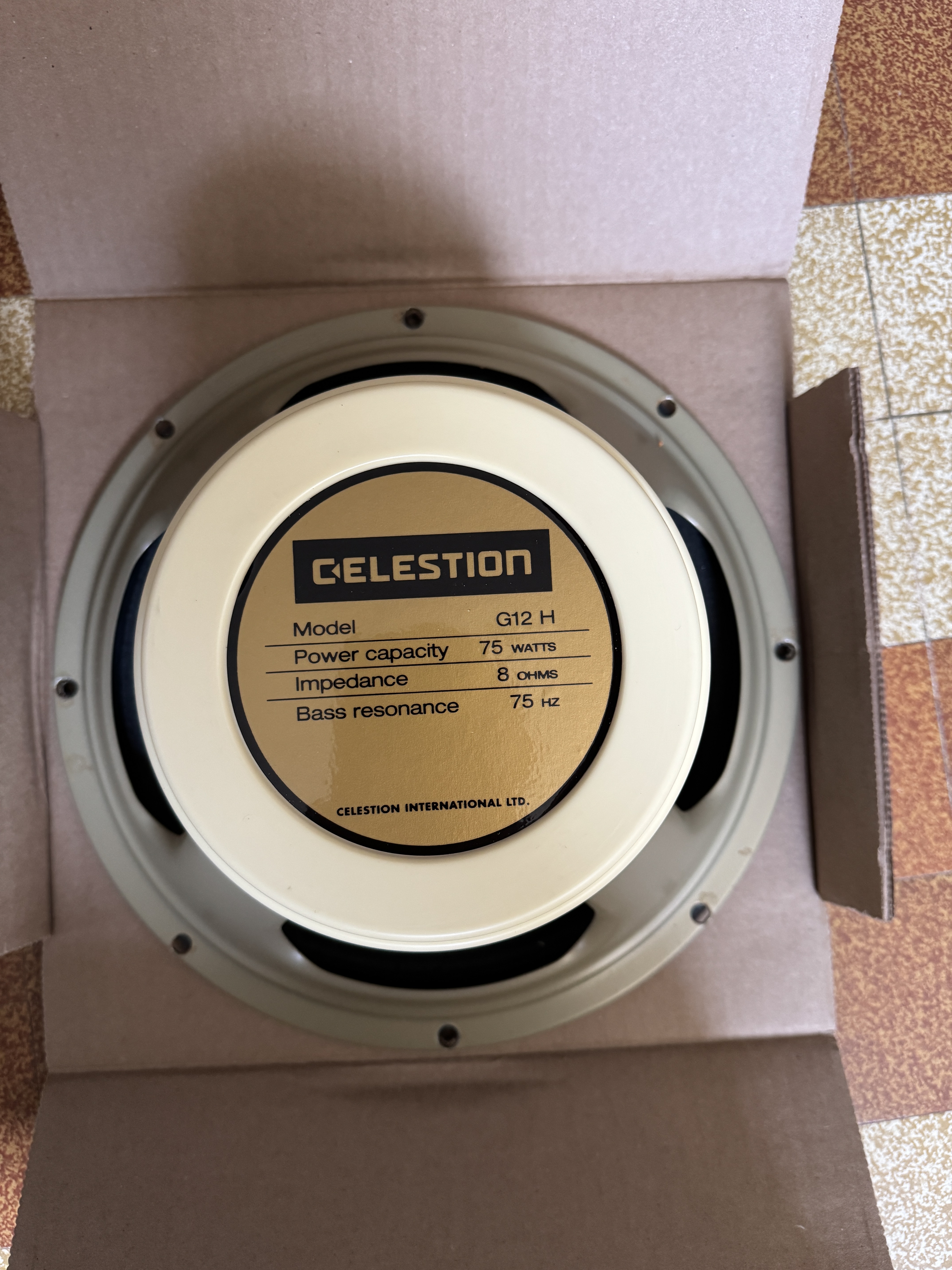 Vends 2 HP Celestion G12H-75 Creamback 8 ohms.