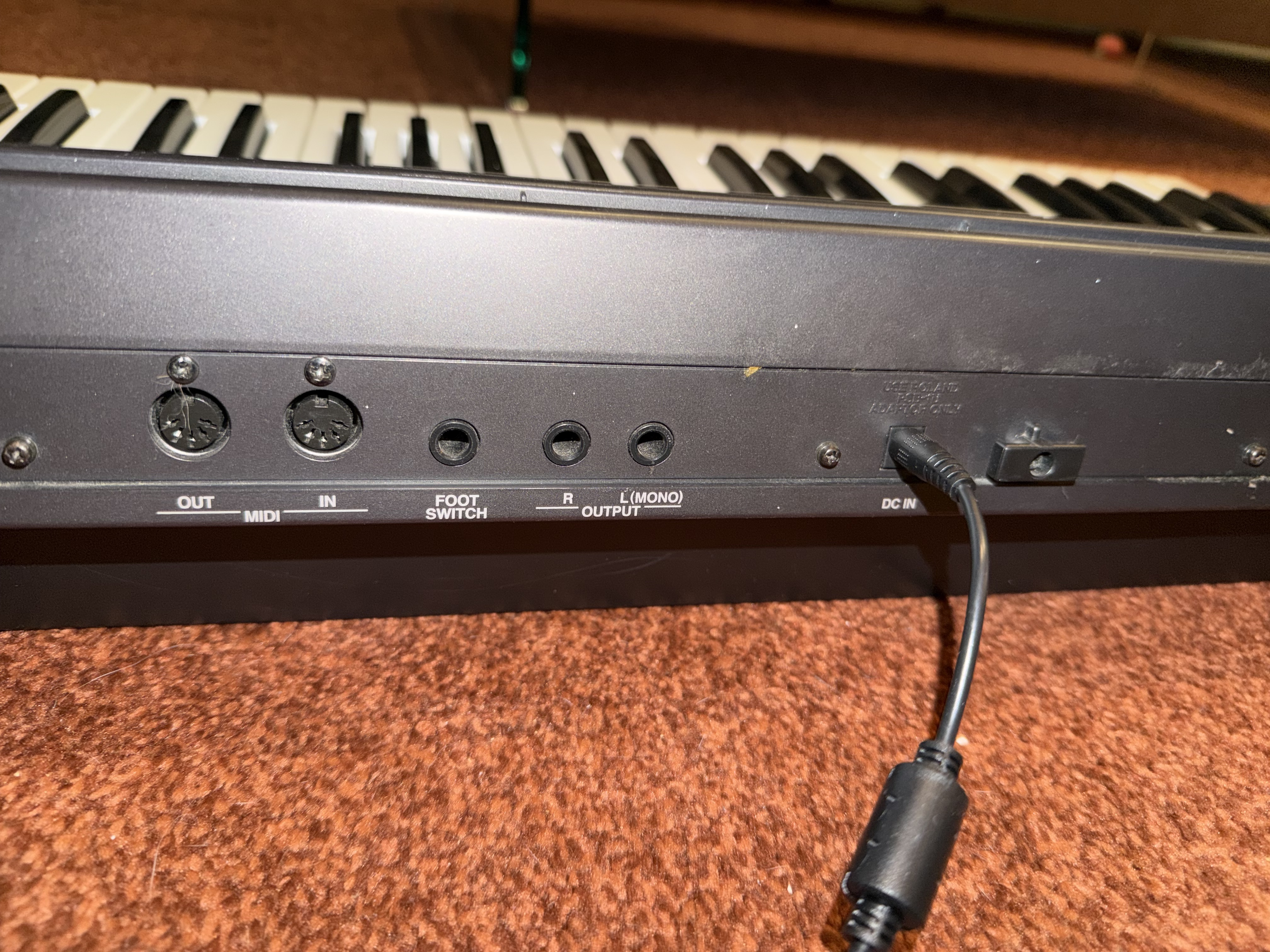 Roland E-09 (95993)