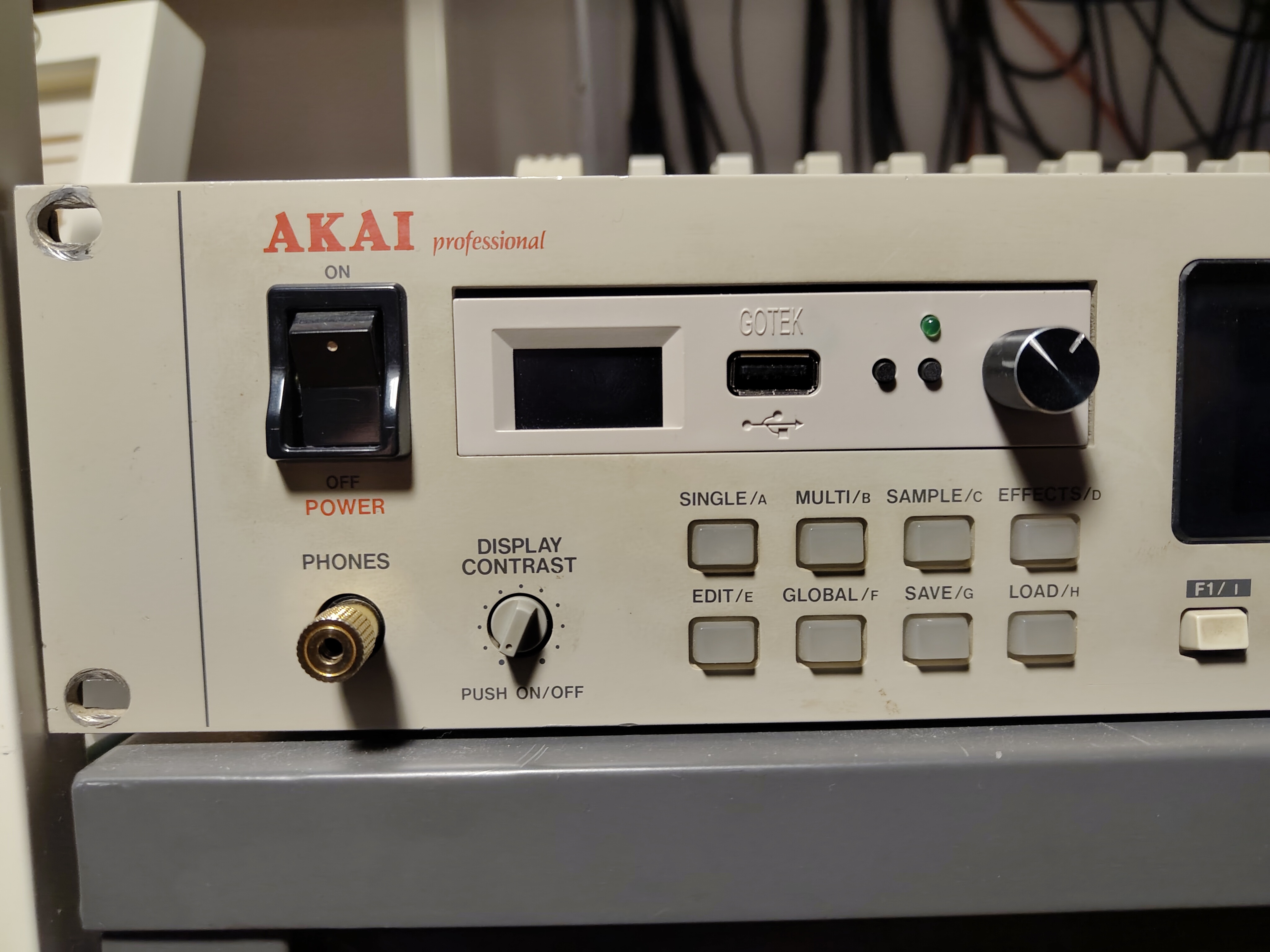 Akai Professional S3000XL (2218)