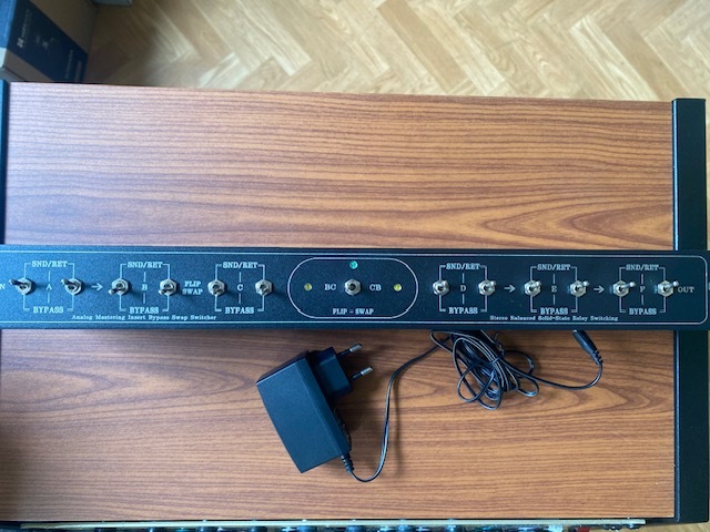 6 x Stereo Insert Bypass Studio Mastering switch Flip - Swap relay switcher box