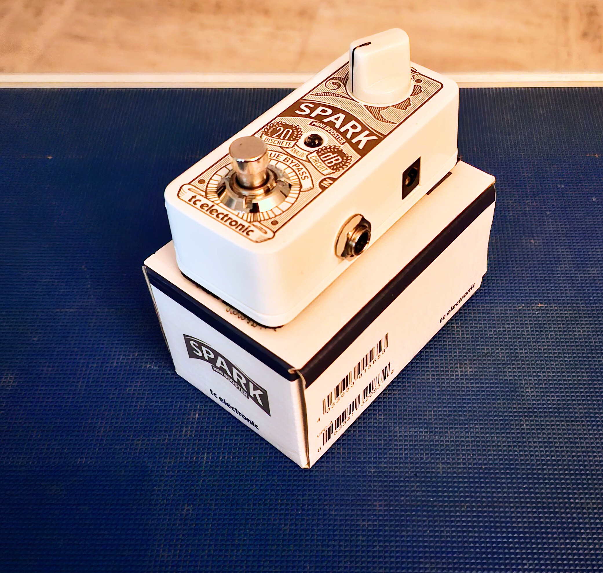 TC ELECTRONIC SPARK MINI CLEAN BOOST 