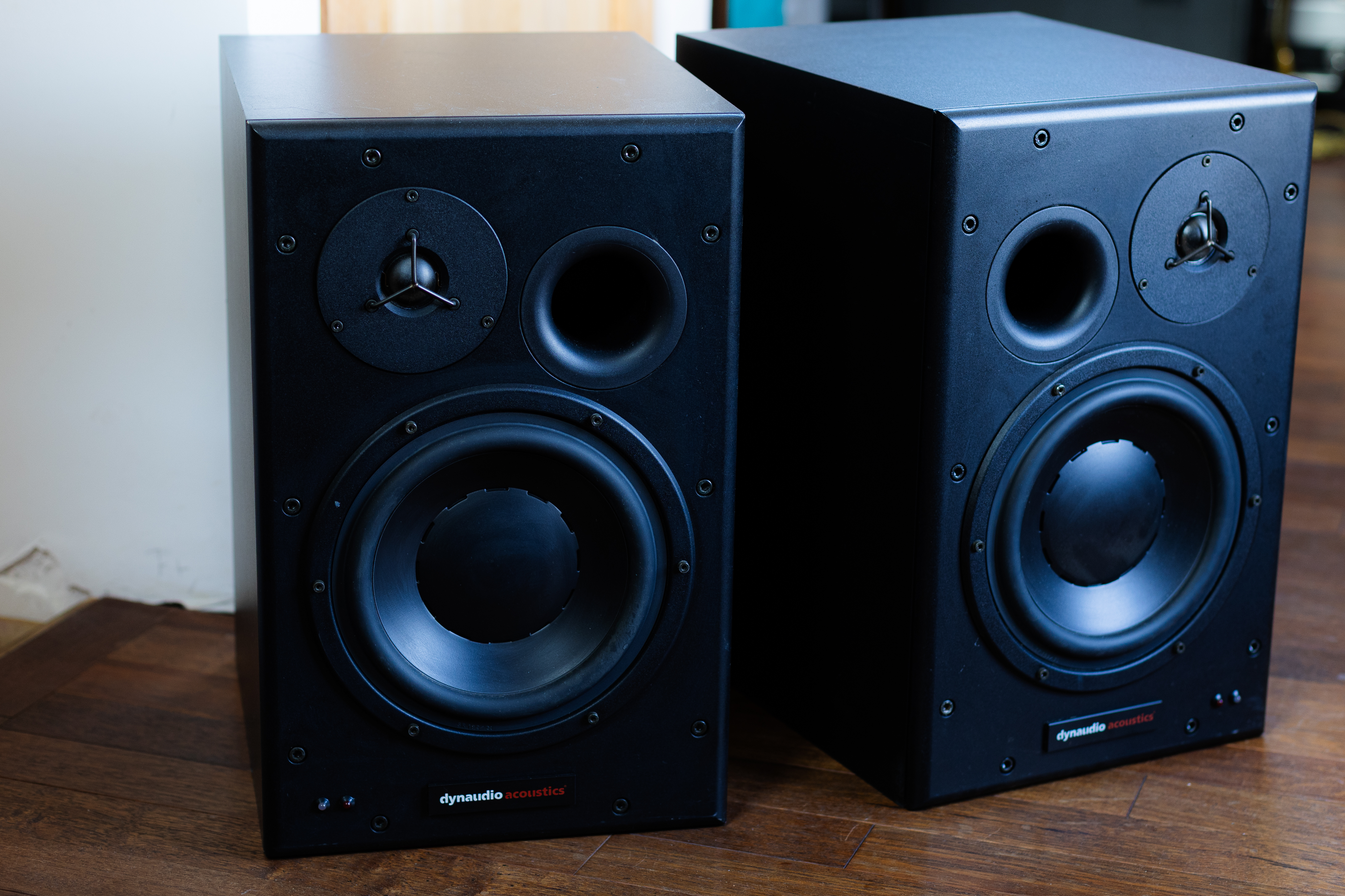 Vends UNE PAIRE d'enceintes actives de monitoring Dynaudio BM15A