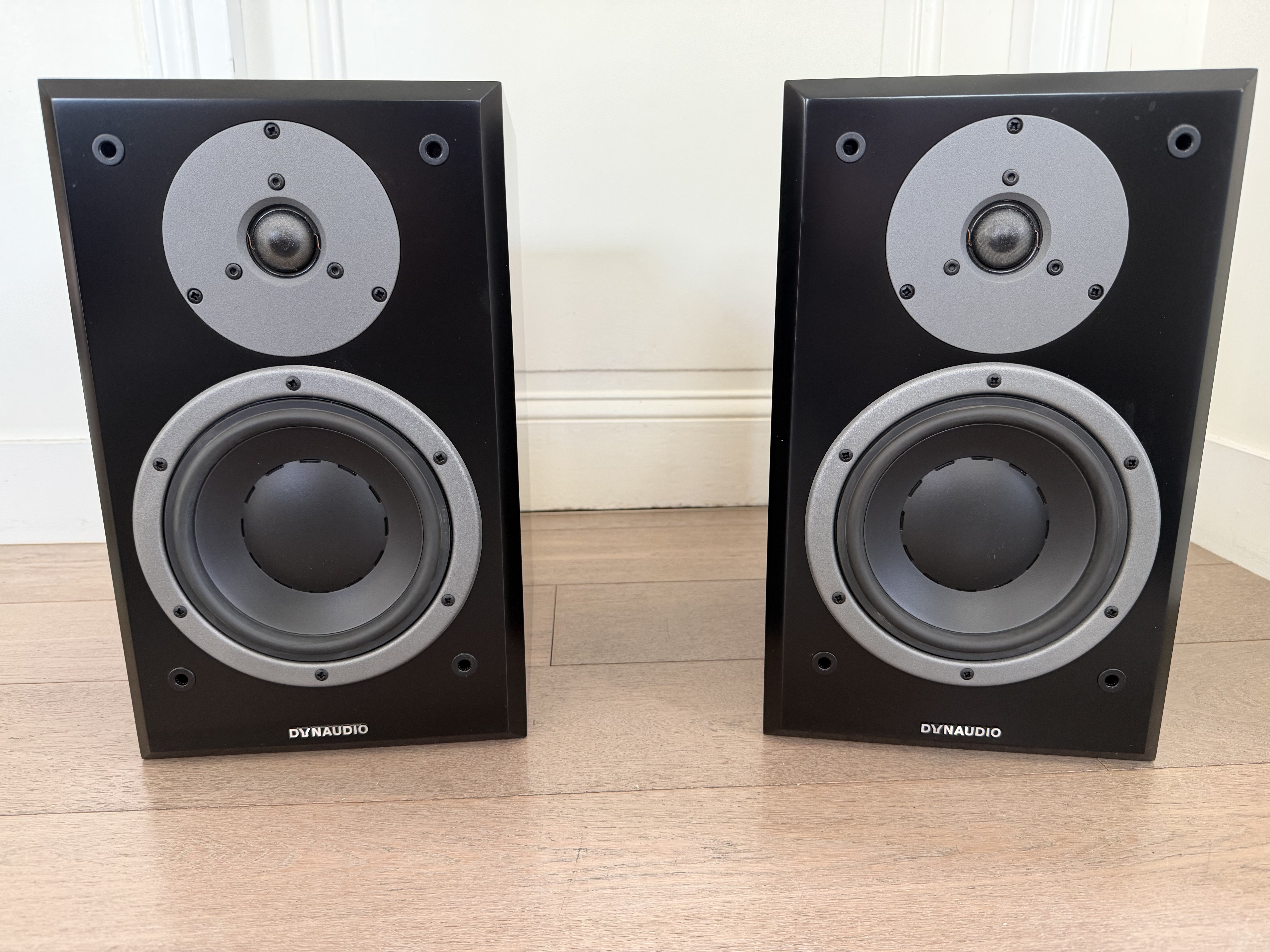 Vends paire d’enceintes Dynaudio Emit M20