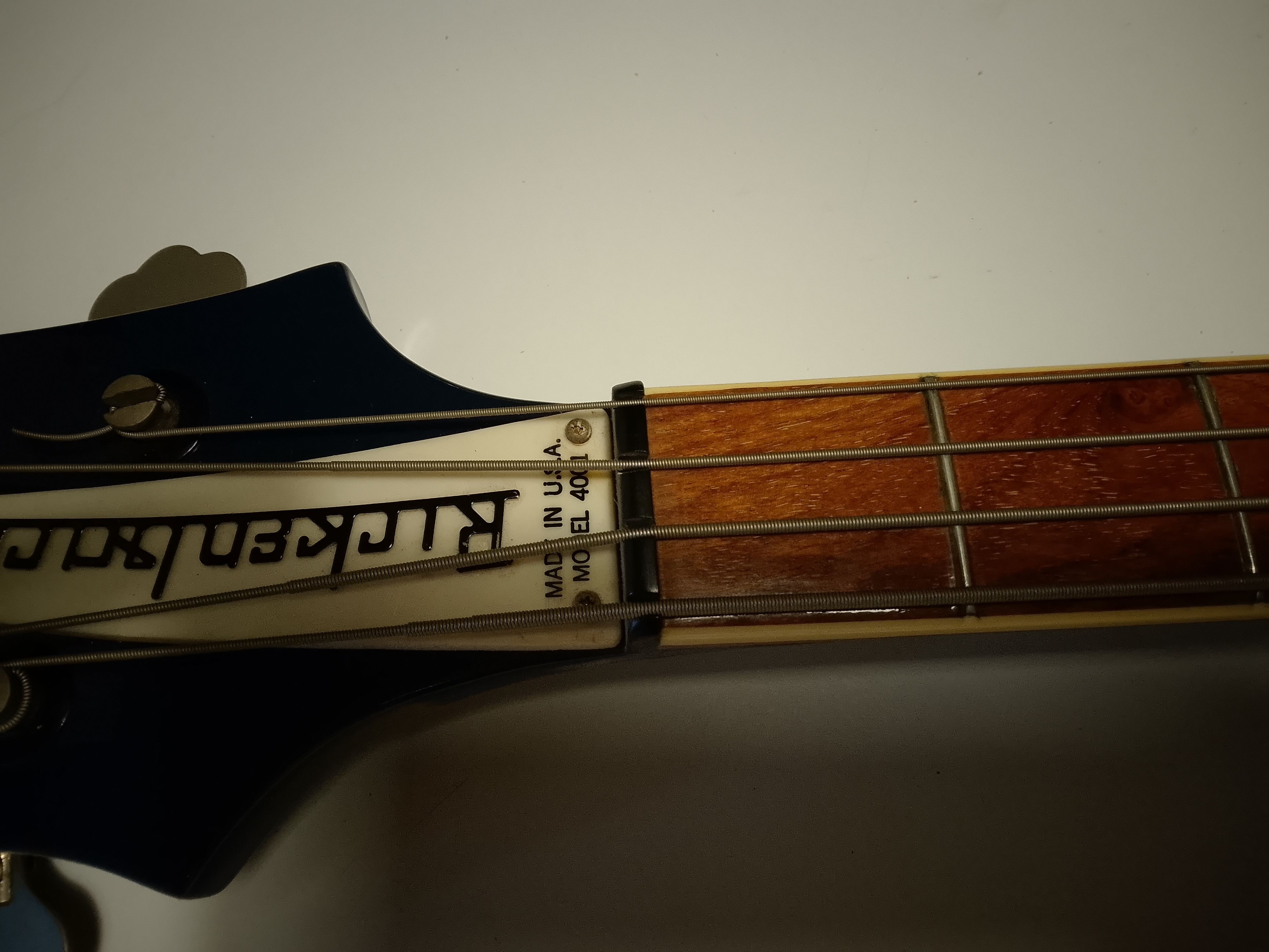 Guitare bass Rickenbacker (4001)