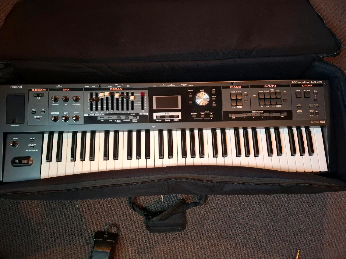 Roland V-Combo VR-09