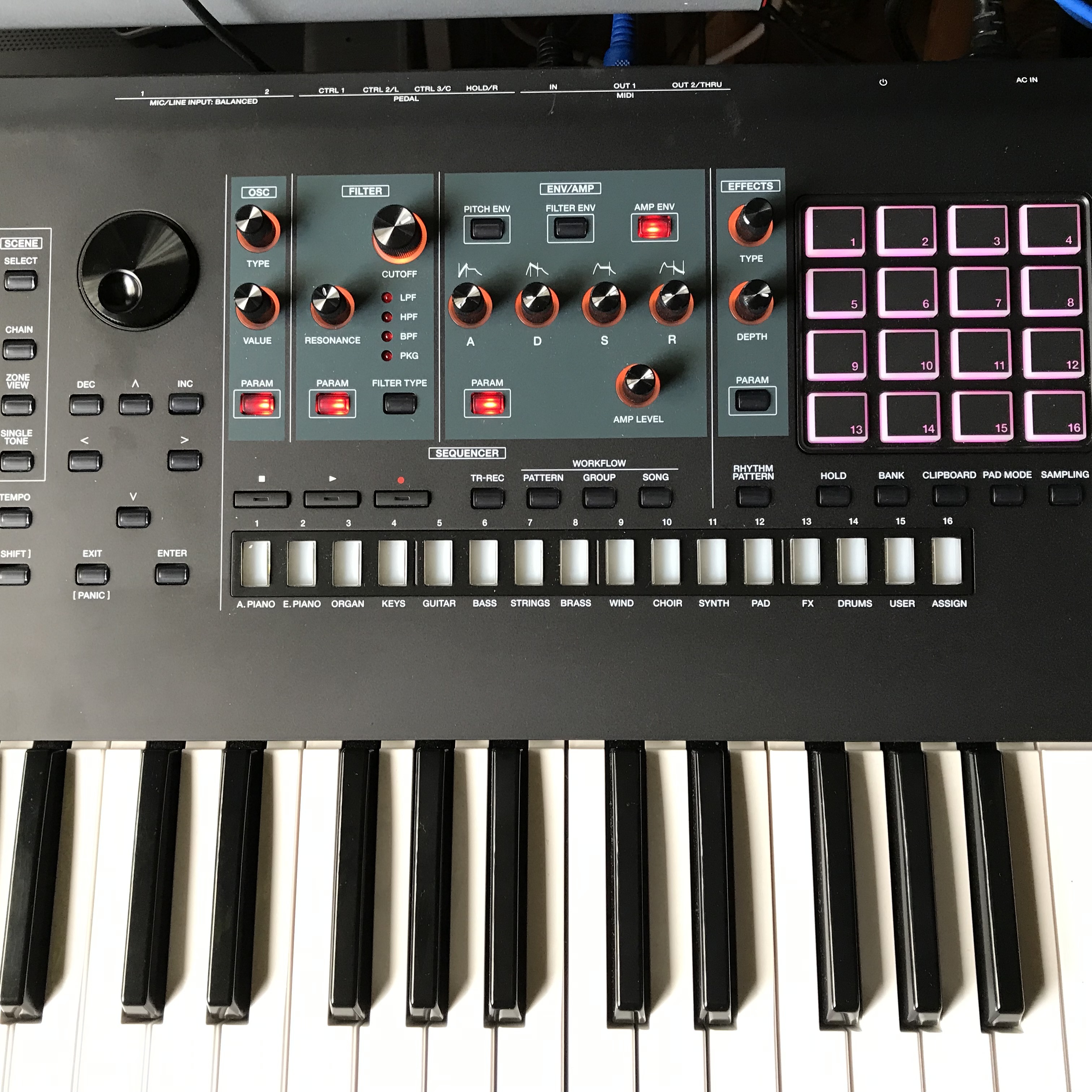 FANTOM 6 EX + ÉNORME BIBLIOTHÈQUE À VENDRE OU ÉCHANGER