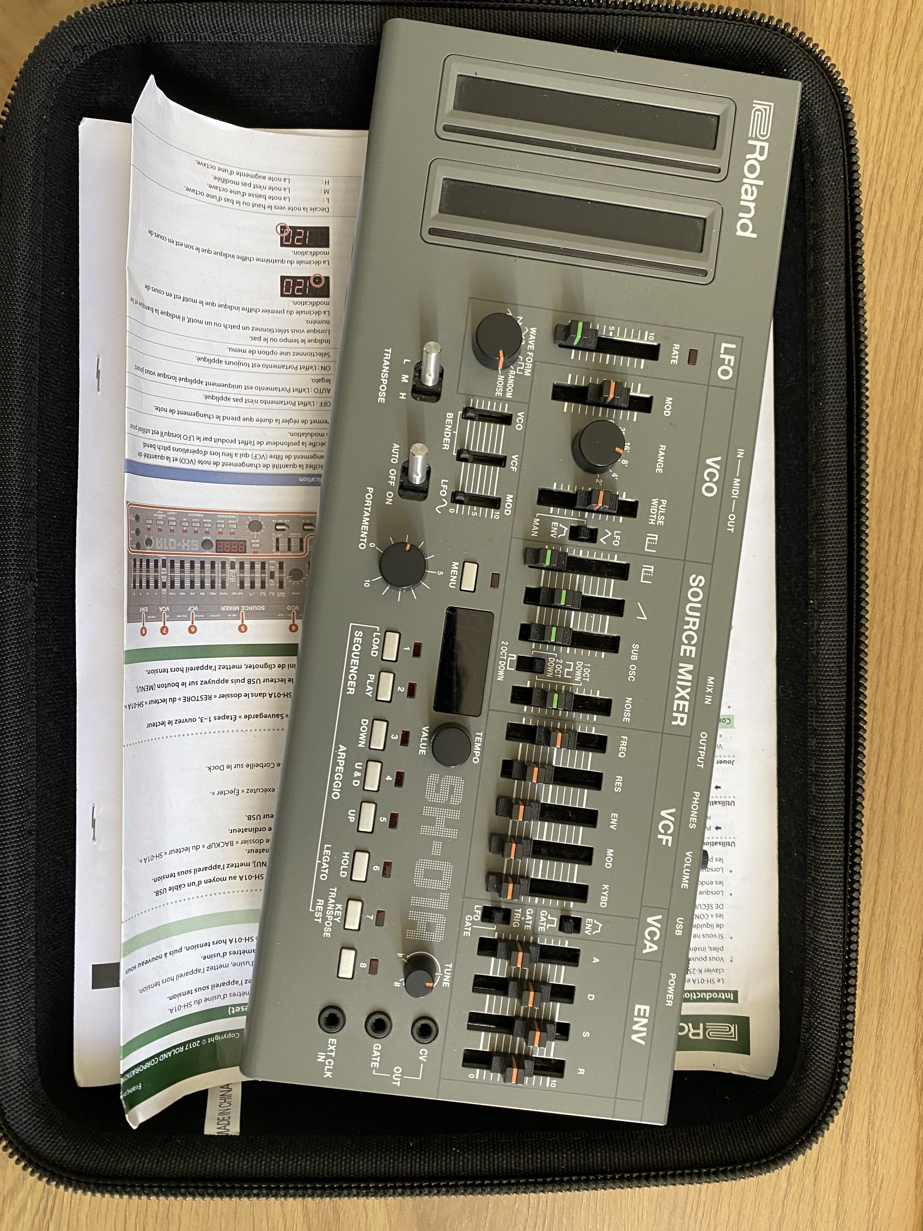 vends sh01a comme neuf très peu servi (sans le clavier)