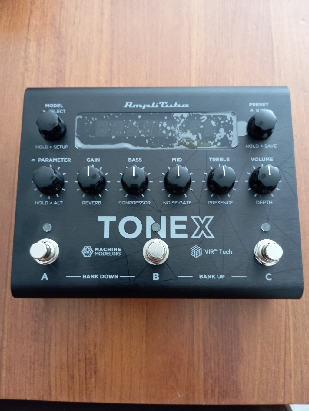 Vends IK Multimedia ToneX Pedal comme neuve + presets achetés