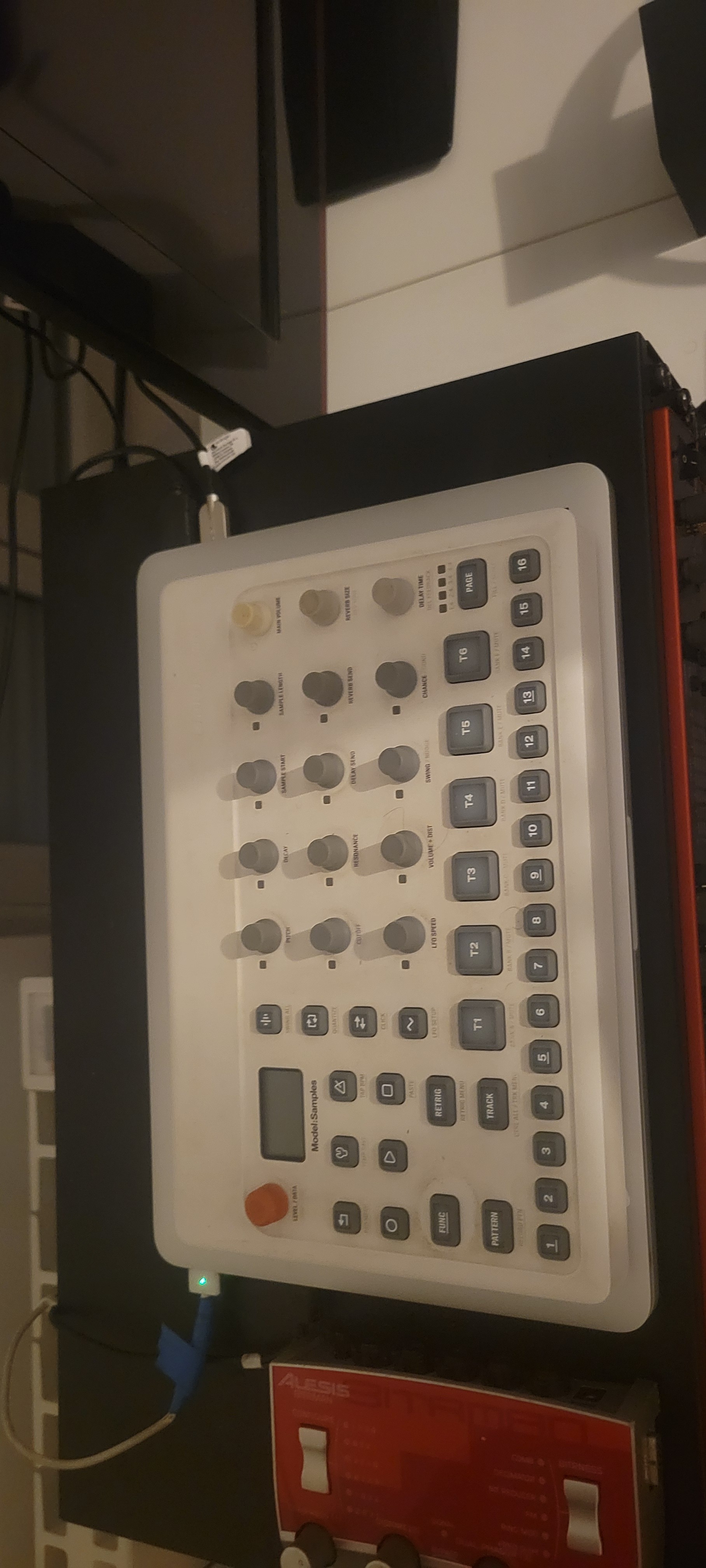 Elektron sample comment neuf 