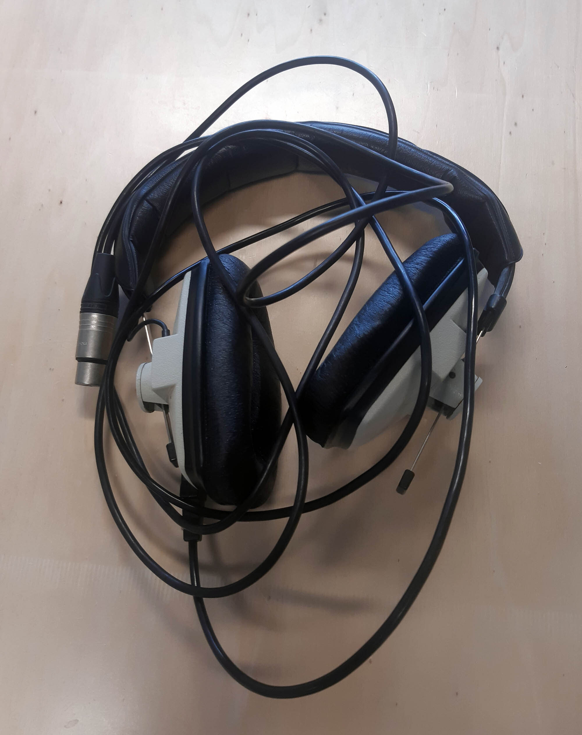 A vendre 4 casques Dt100 beyer , 400 Ohms.