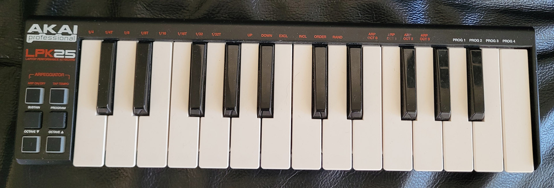 Akai lpk 25