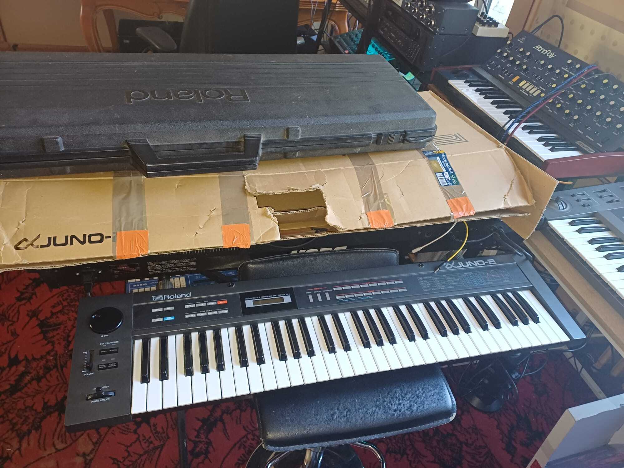 Roland ALPHA JUNO 2 tbe avec case et carton d'origine