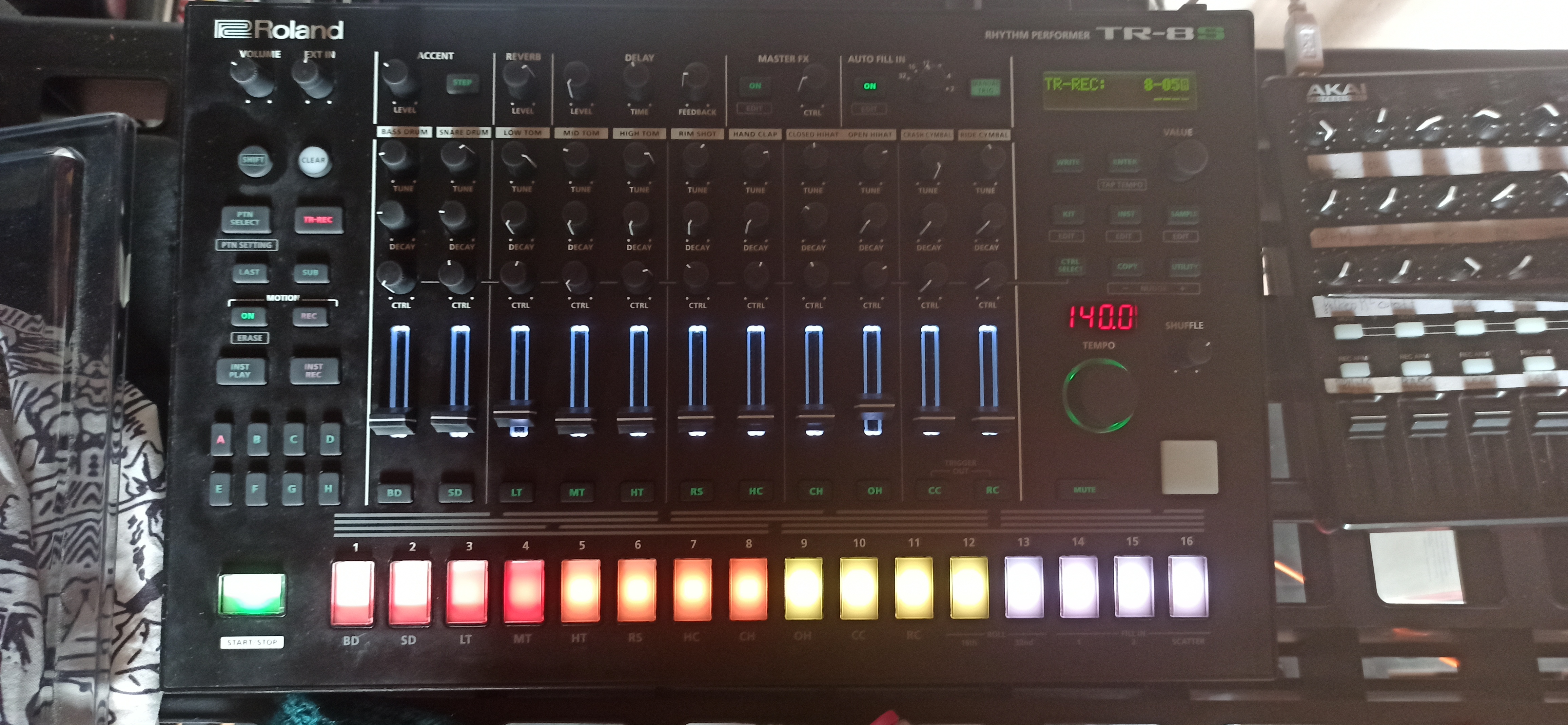 Roland TR8S + Decksaver