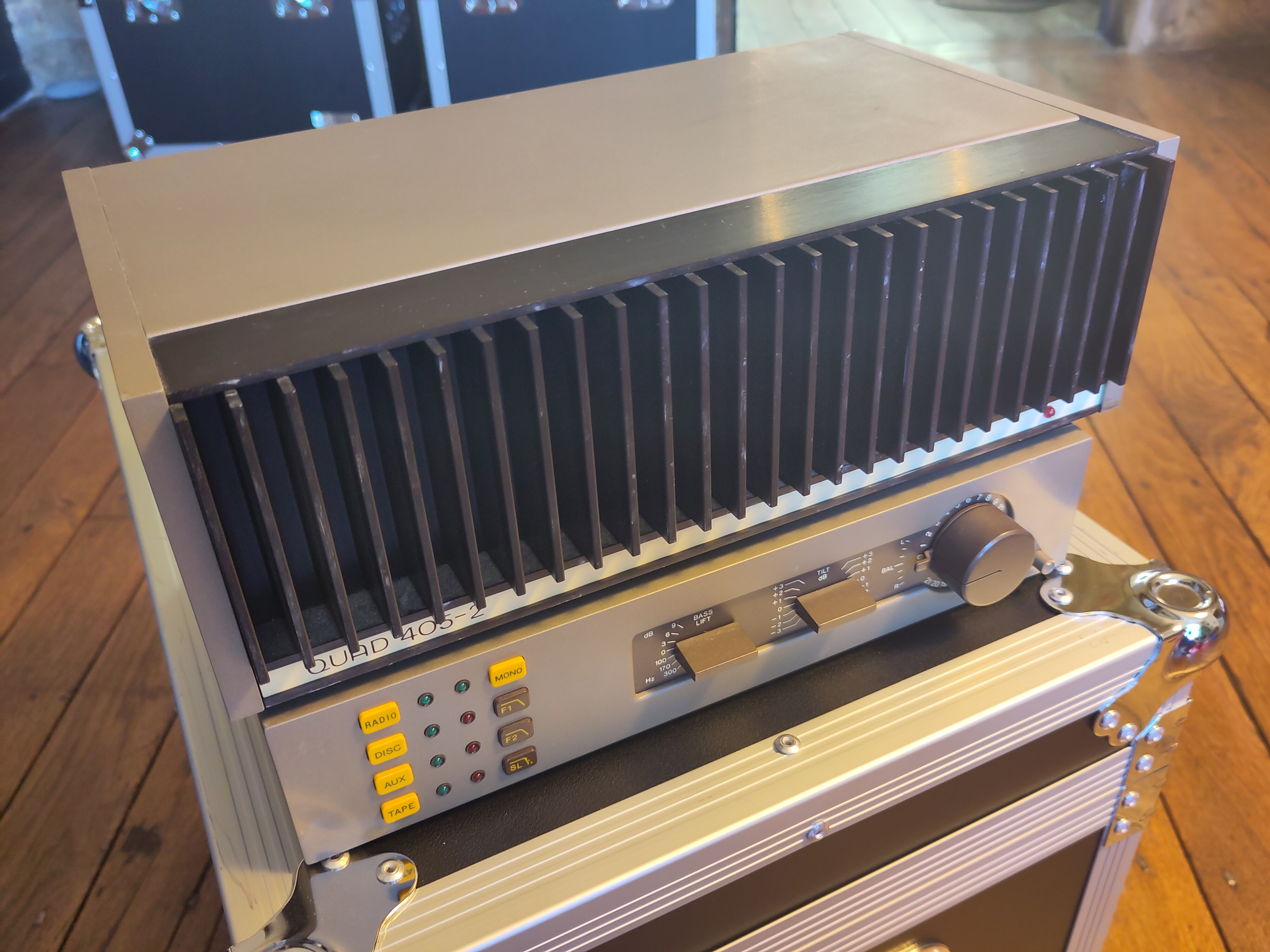 Ampli QUAD 405-2 + préampli QUAD 34