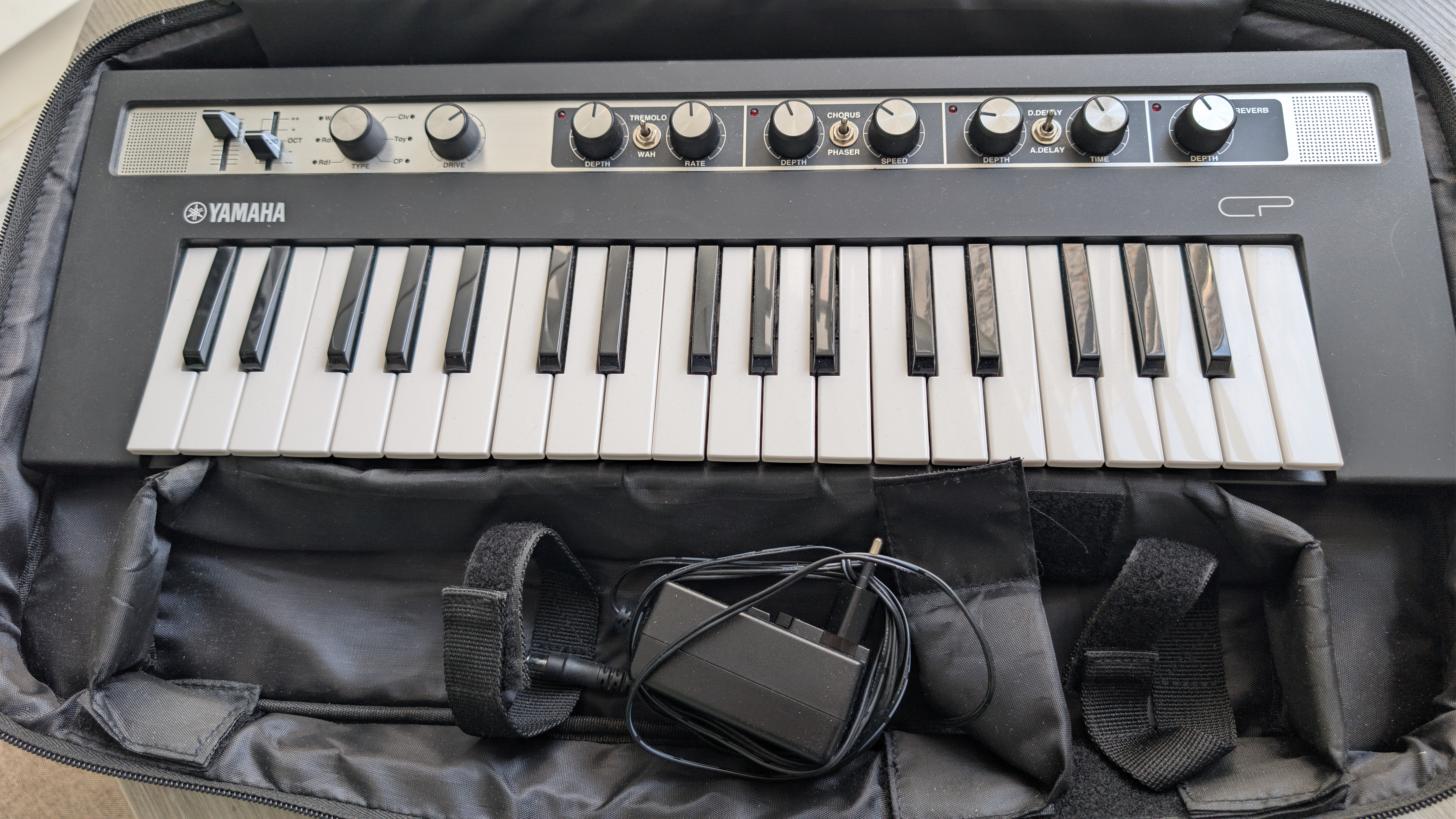 Yamaha Reface CP + Housse Yamaha Officielle