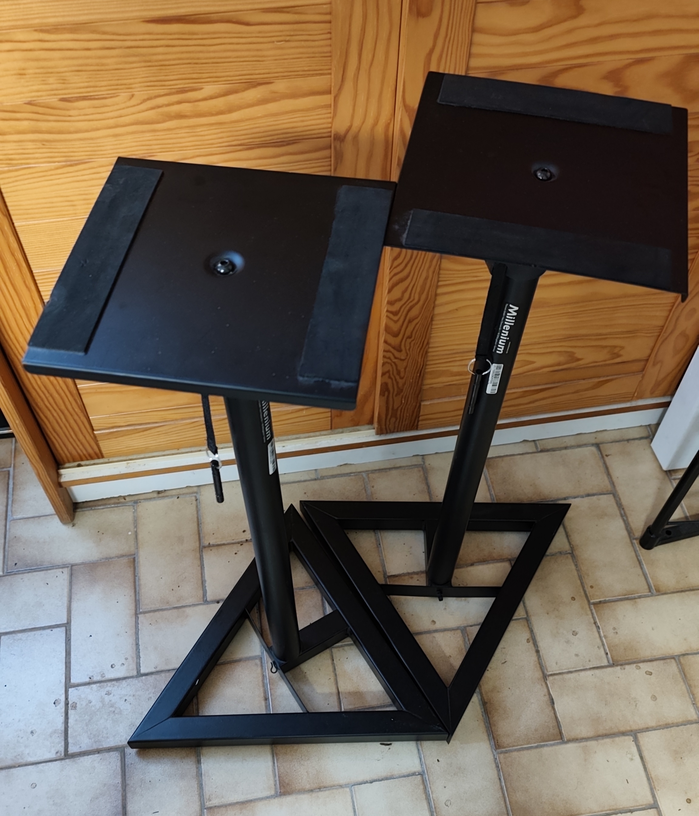 Stands pour moniteur studio