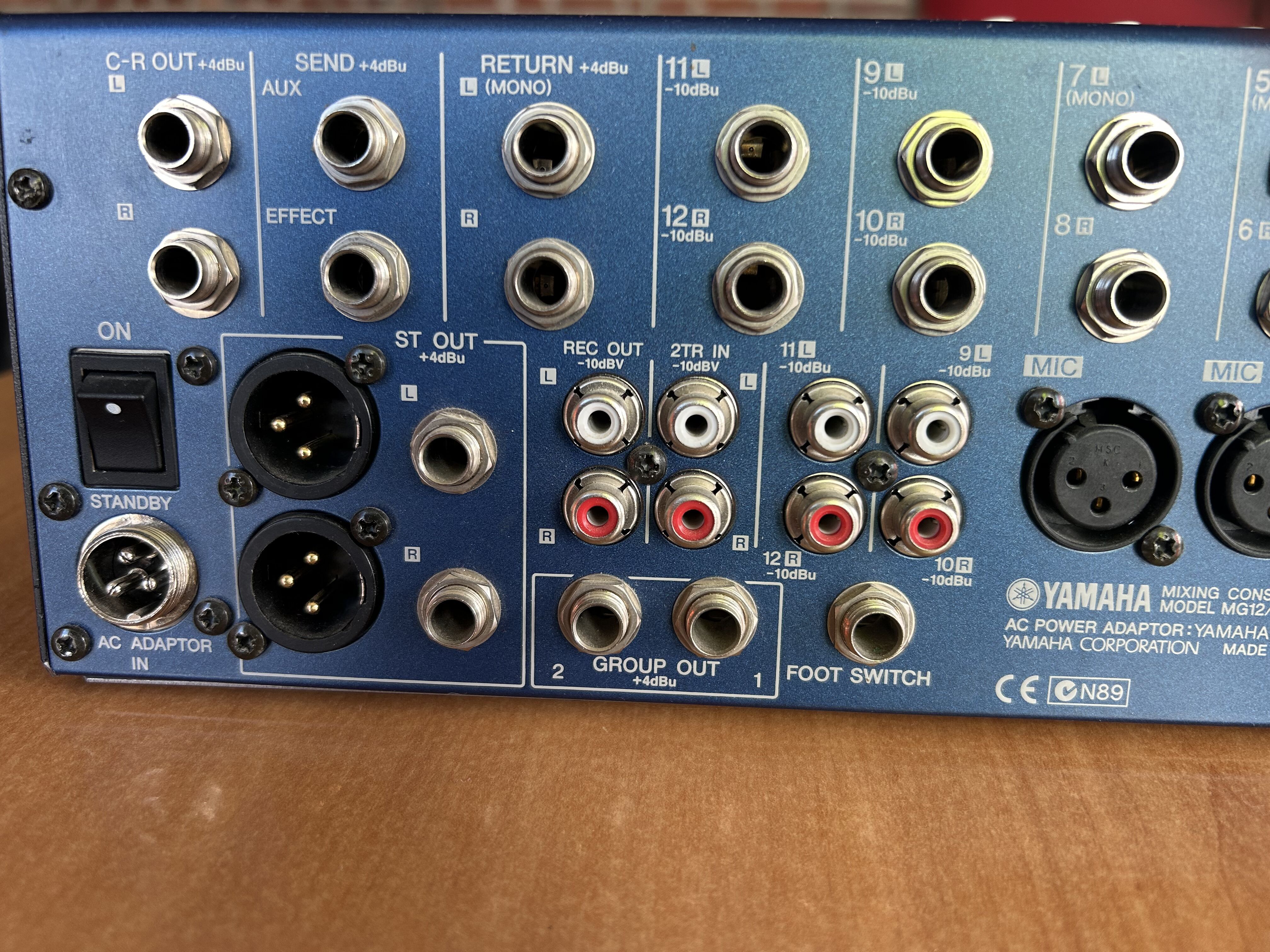 Vends console Yamaha MG12/4FX