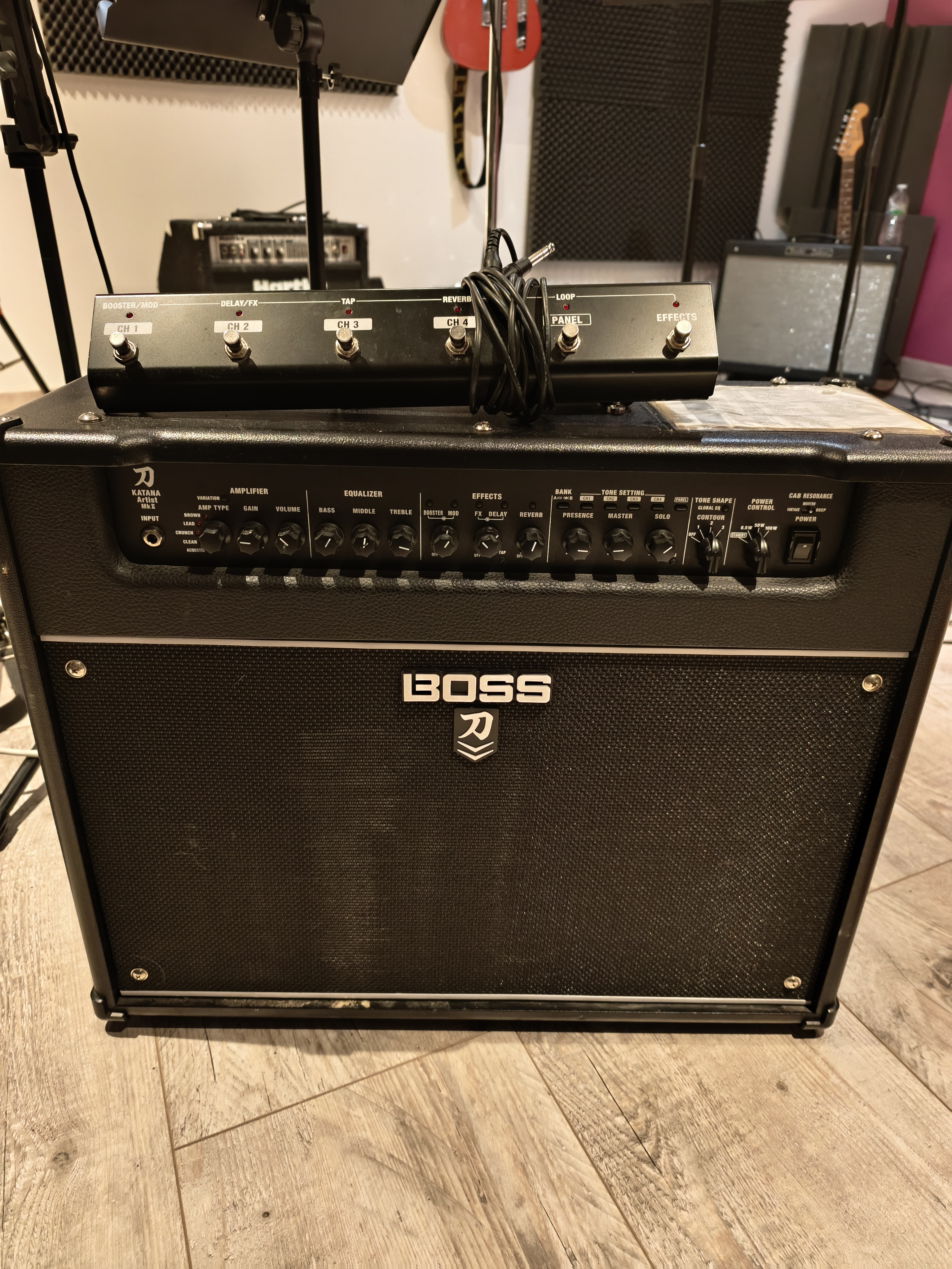 Amplificateur Boss Katana Artist mk II et pédalier GA-FC