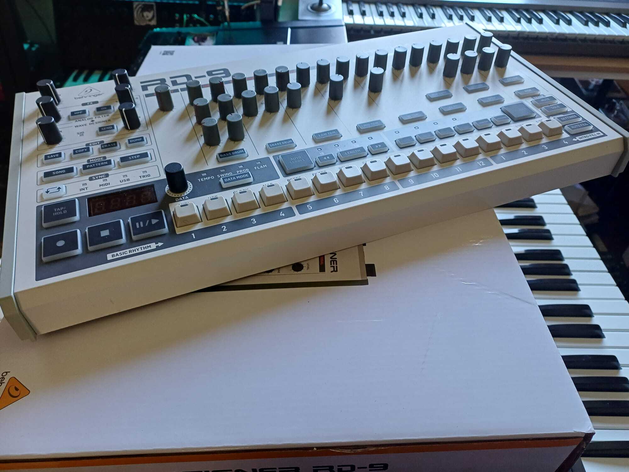 Behringer RD-9 nickelle