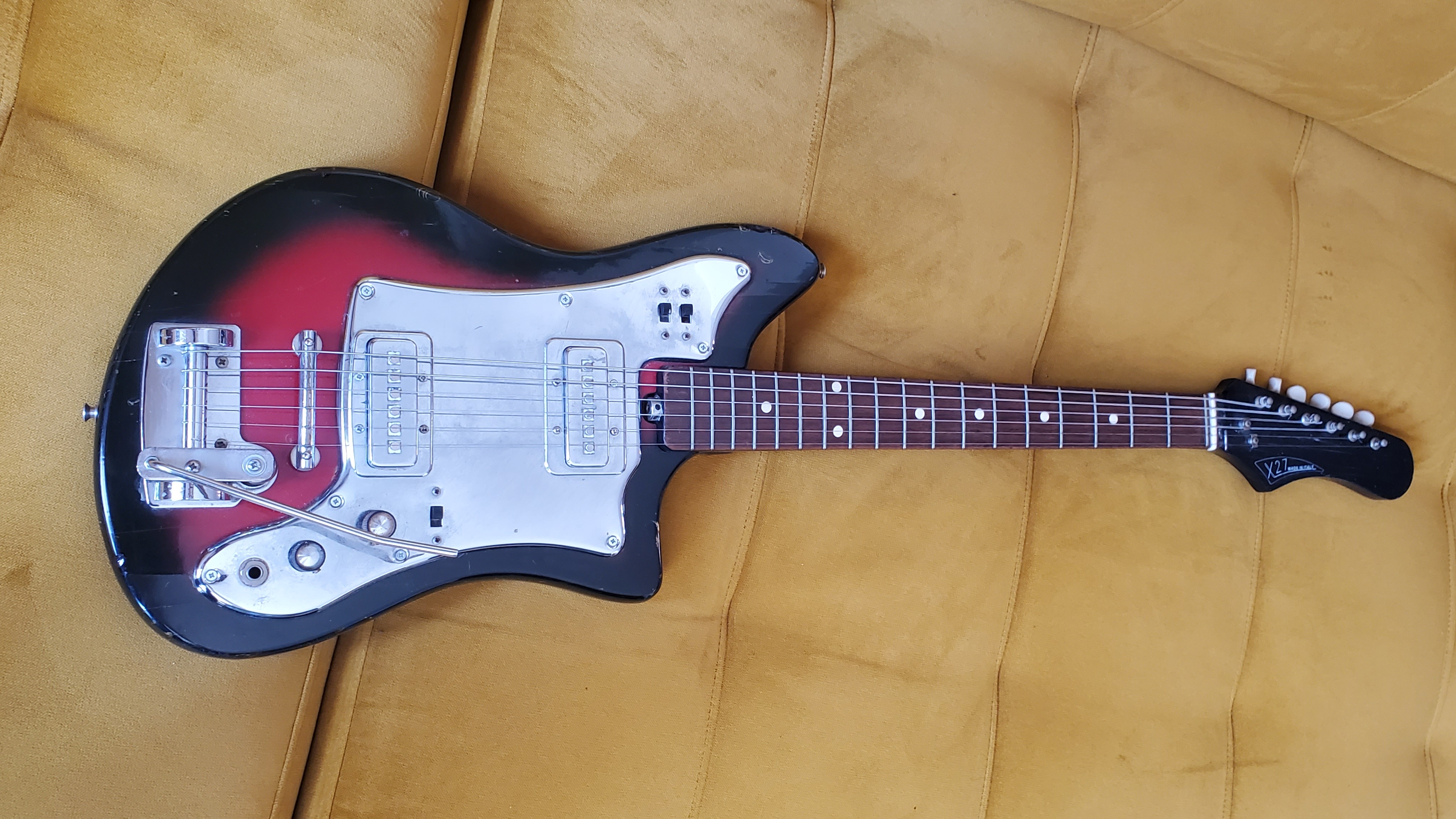 Guitare Eko x27 de 1965, made in Italy