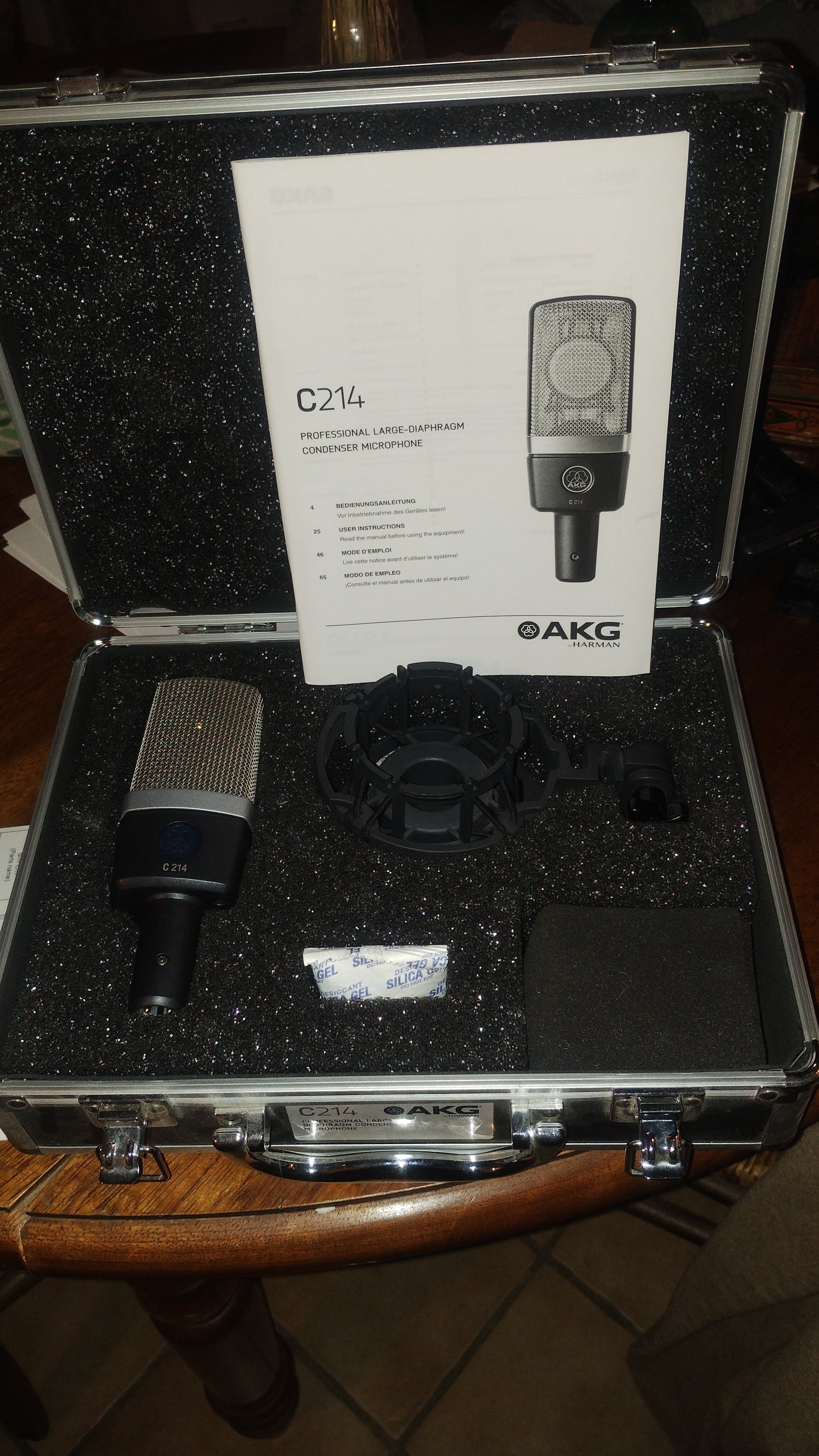 Vends micro AKG C214 avec sa boîte