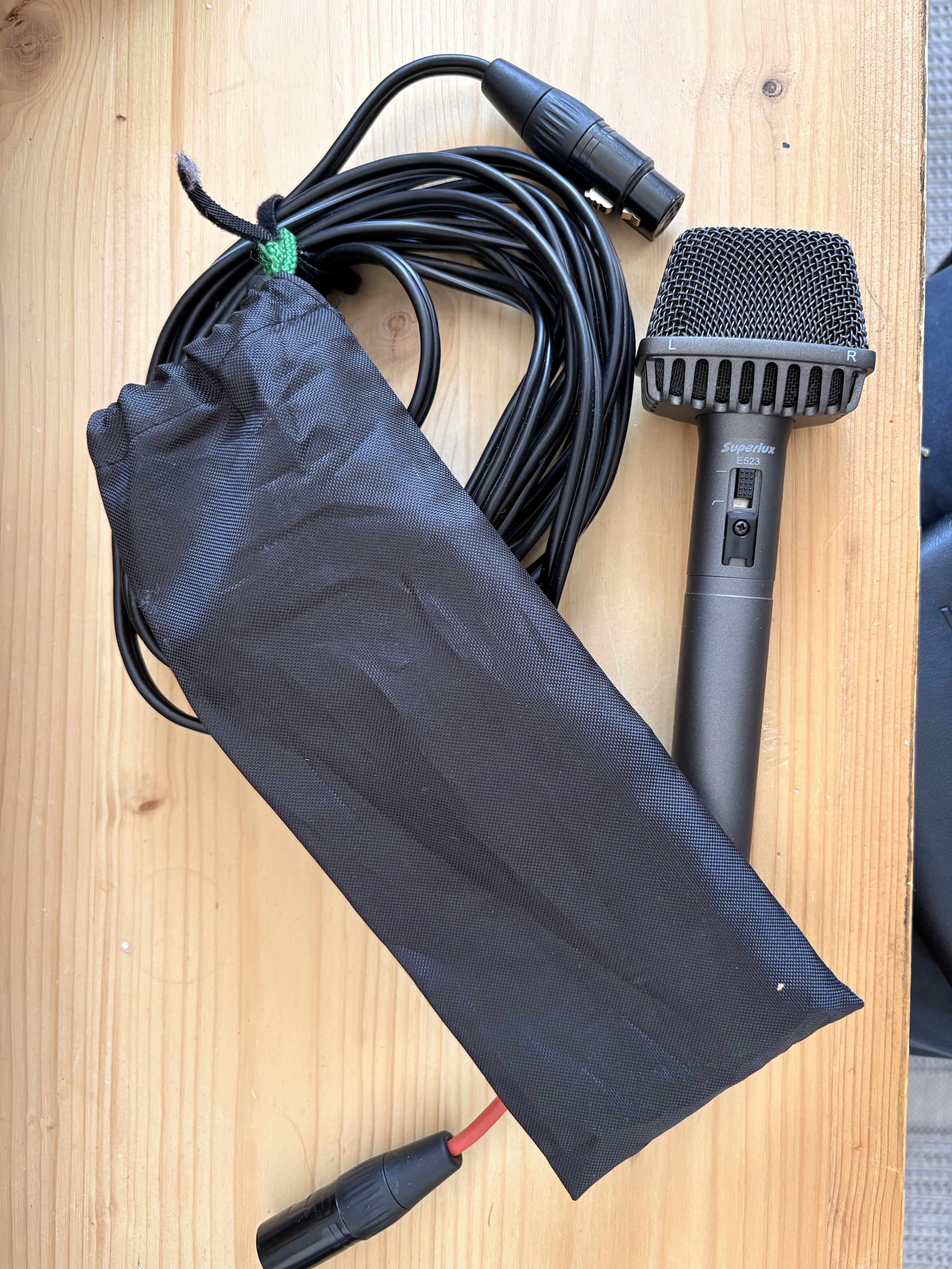 vends micro stereo superlux E523/D