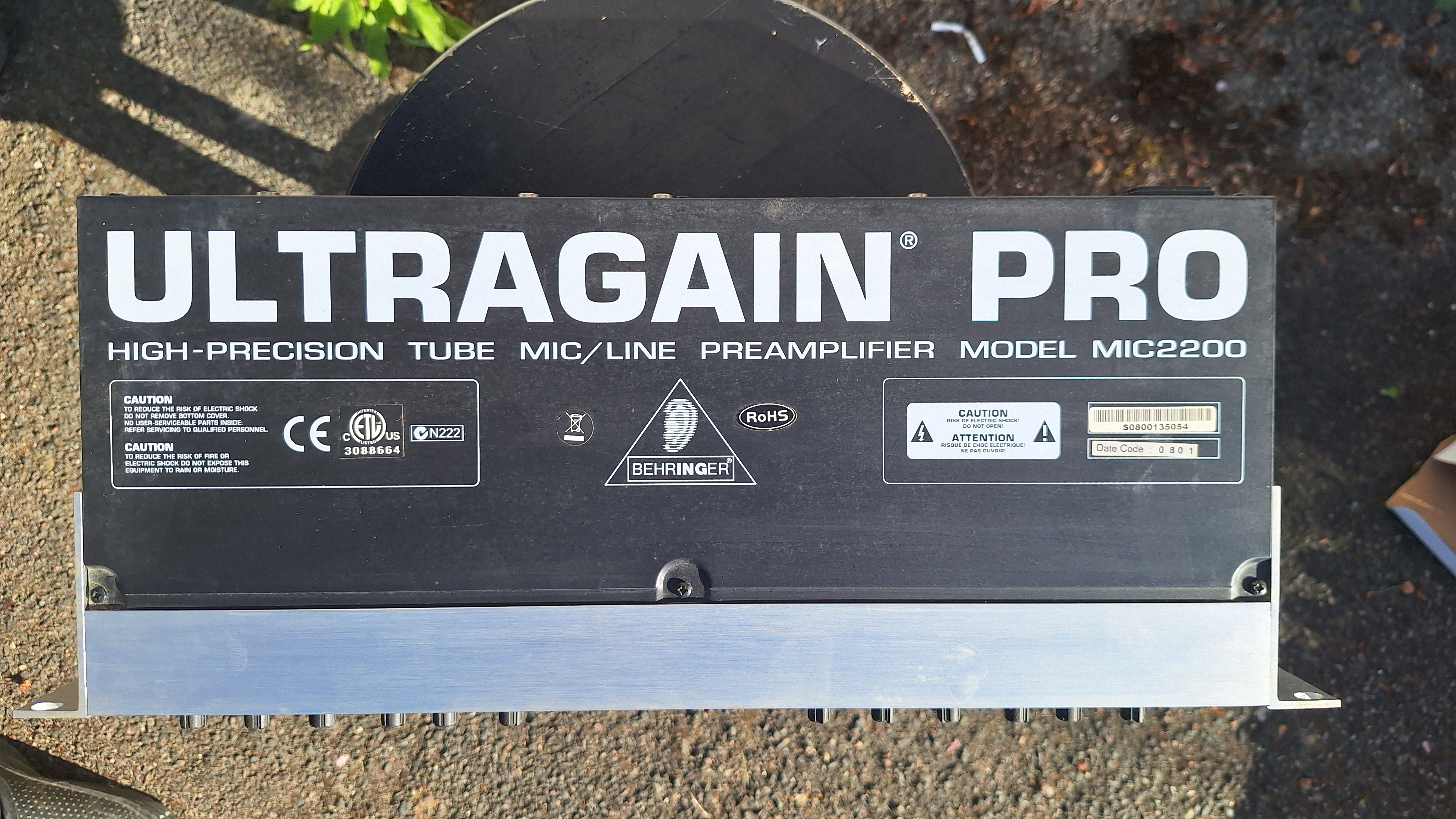 Vends Préampli Behringer Ultragain Pro MIC2200 (x2)