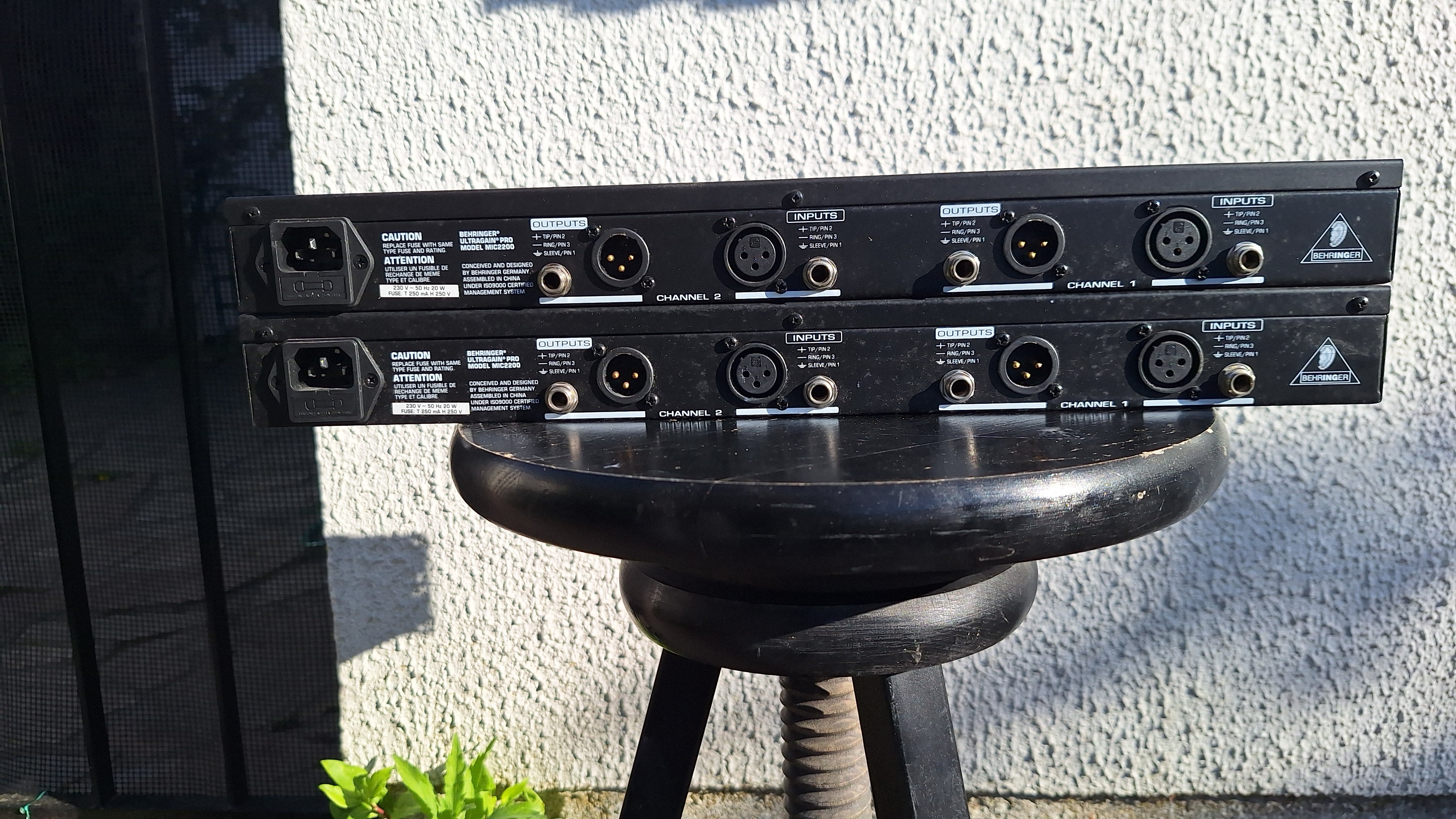 Behringer Ultragain Pro MIC2200 (8237)