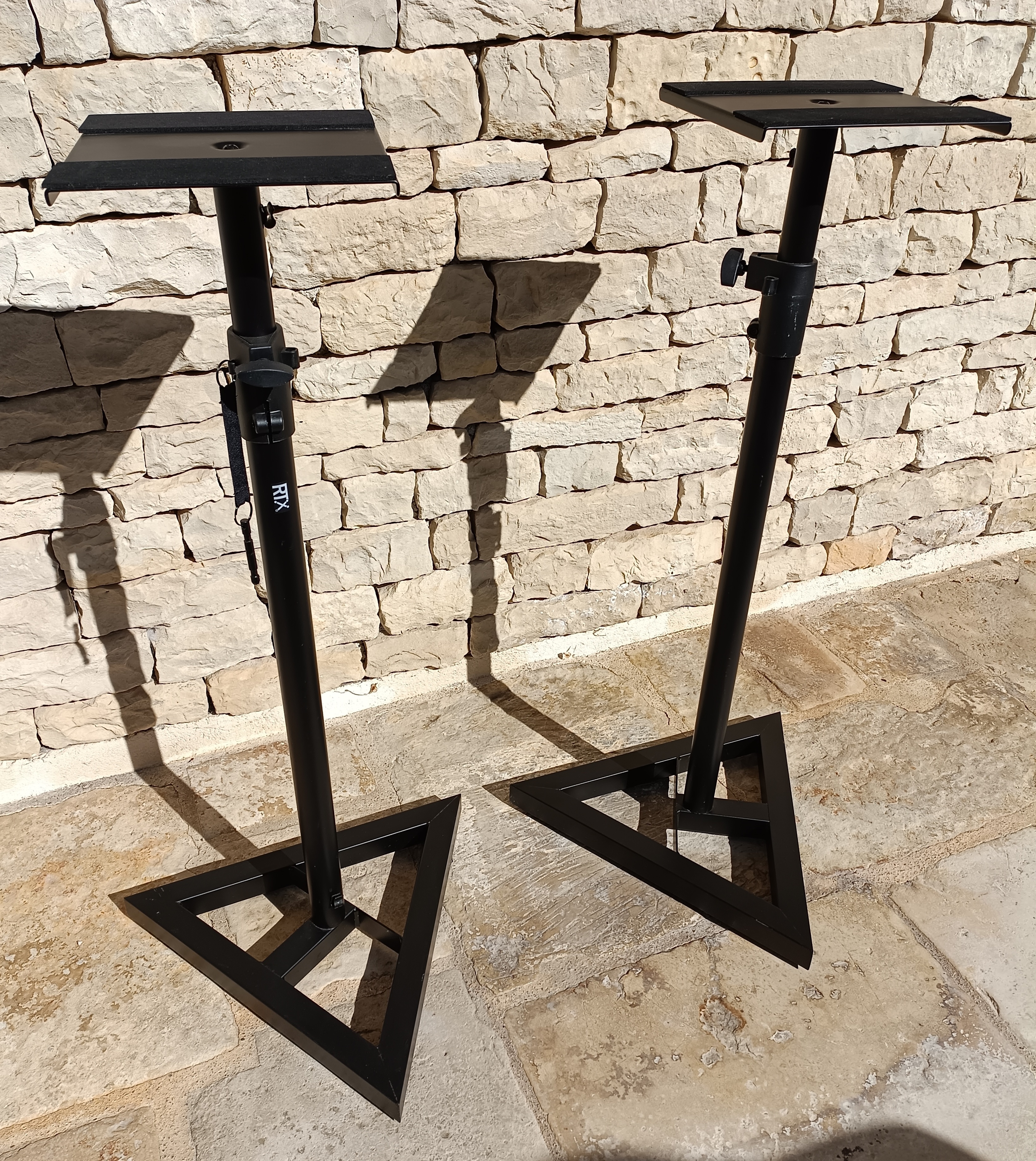 Vends pieds d'enceintes RTX SMR