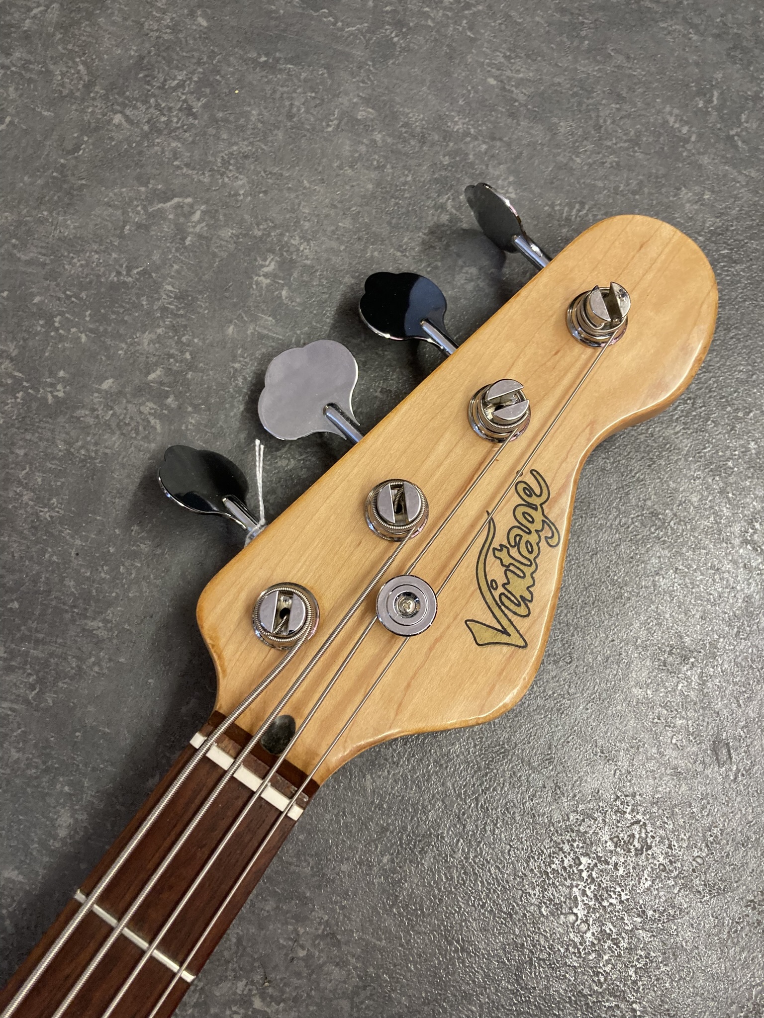 VINTAGE - Jazz Bass BK