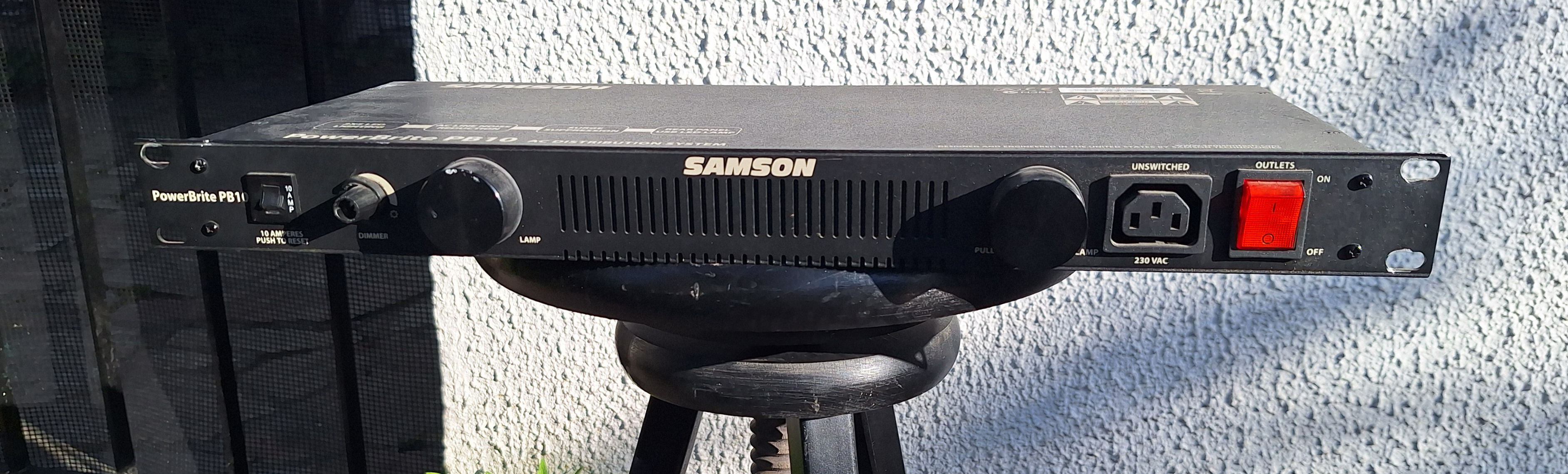 Vends distributeur et stabilisateur de courant Samson Powerbrite PB10 