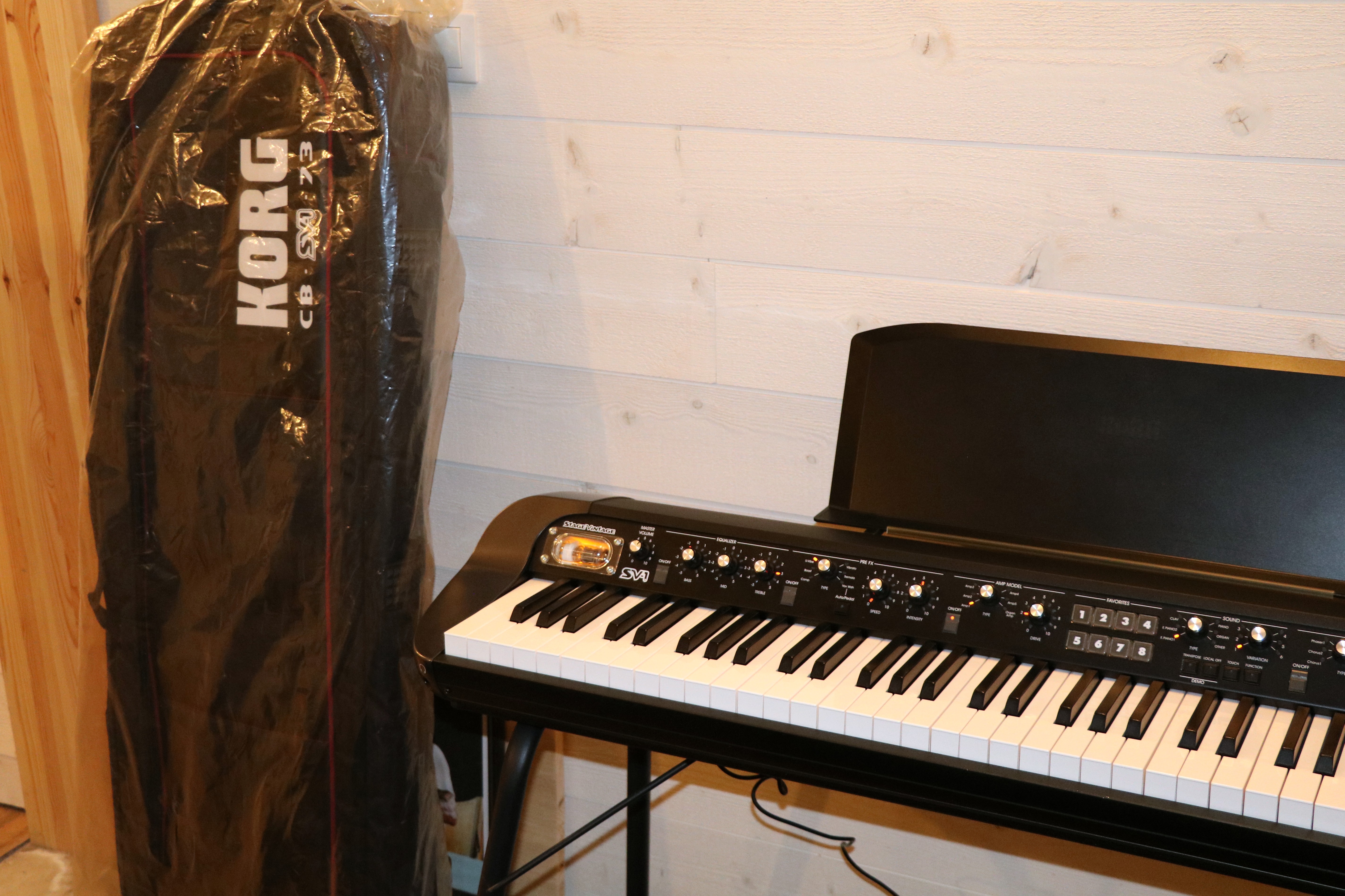 Korg SV-1 73 (6194)