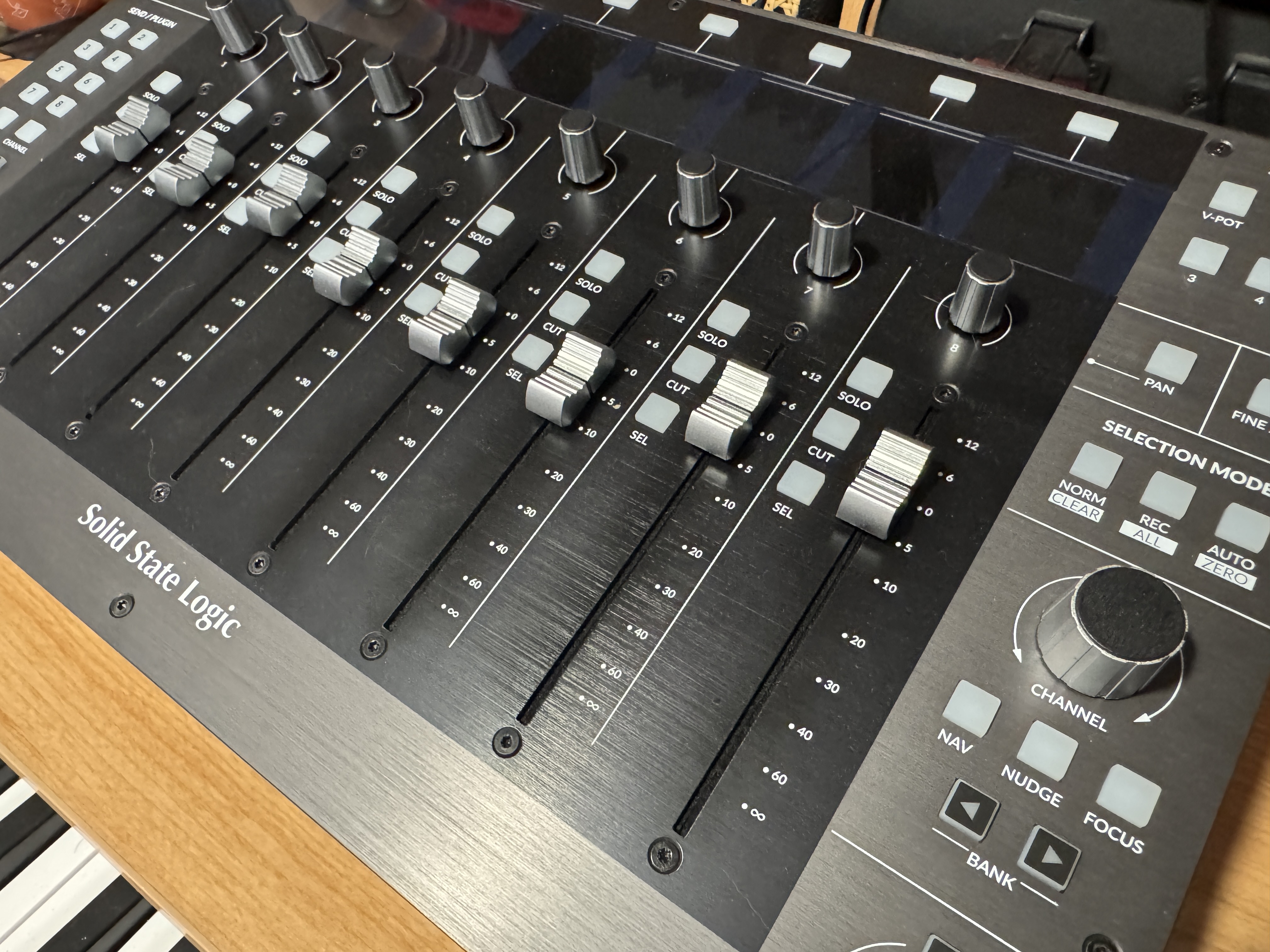 SSL UF8 (64351)