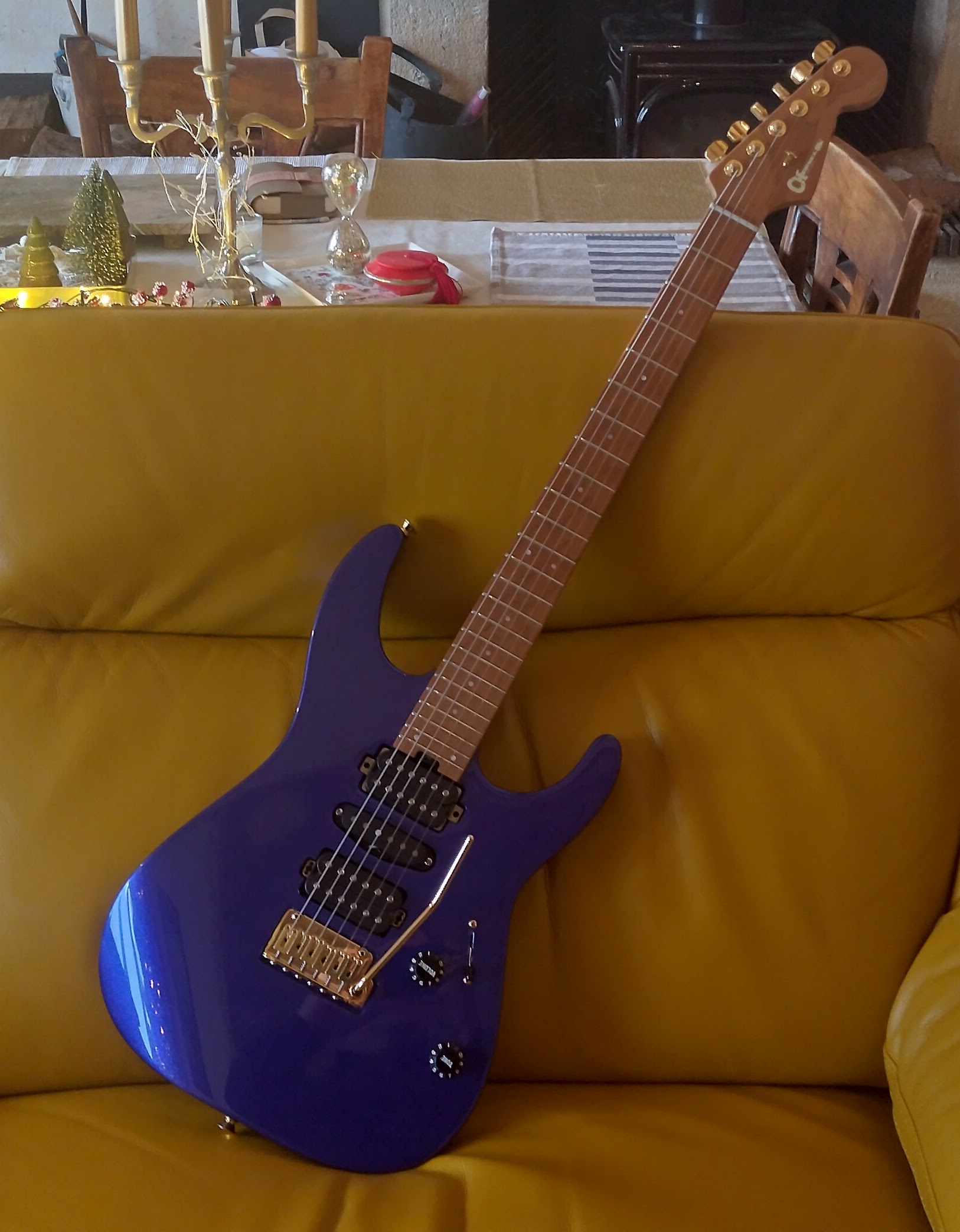 Charvel Pro-Mod DK24 HSH 2PT CM Mystic Blue en état neuf