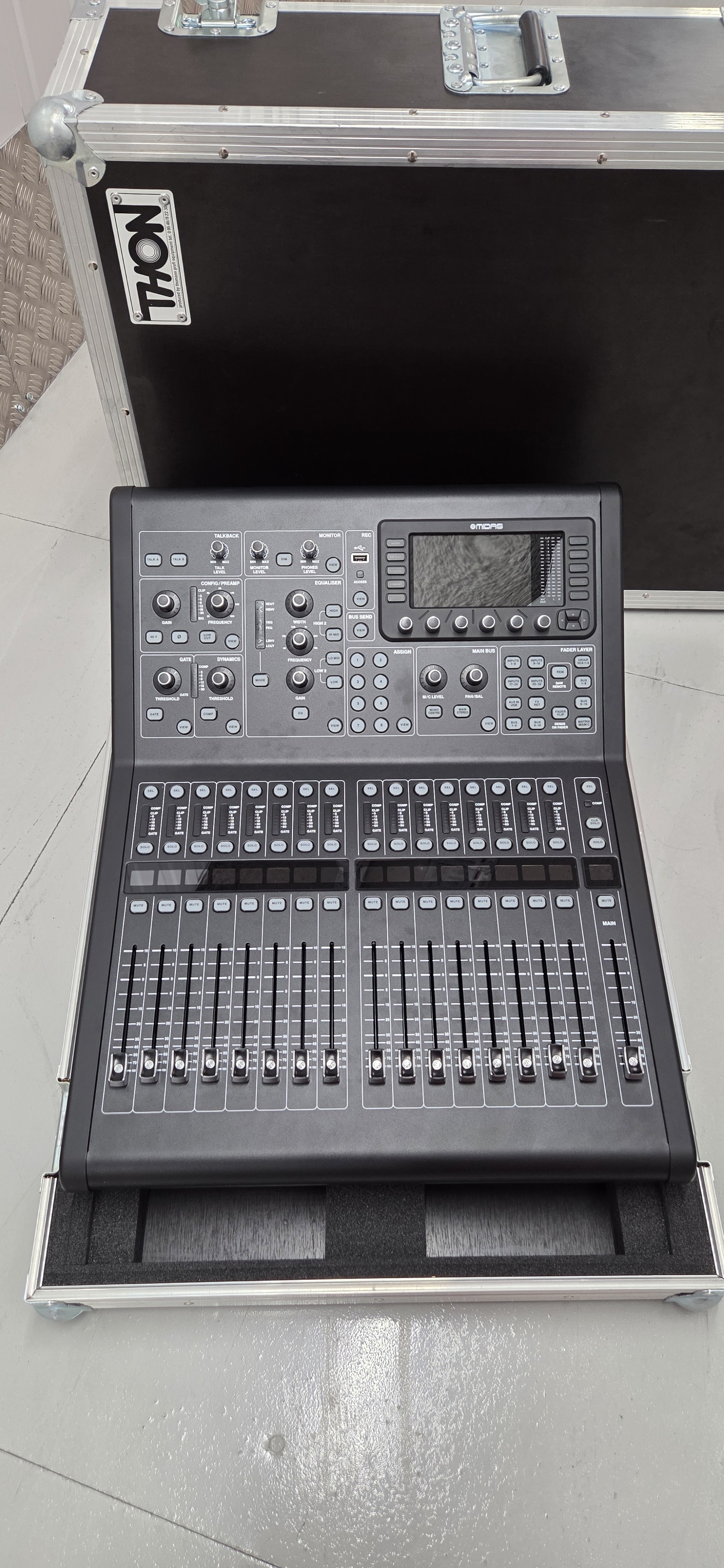 Midas M32 R + Flight THON