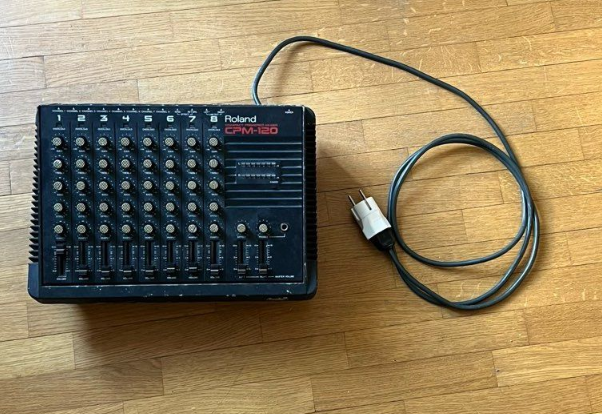 Vends table de mixage Roland CPM-120