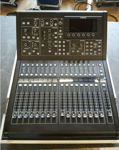 Vend Console MIDAS M32R LIVE en Flight