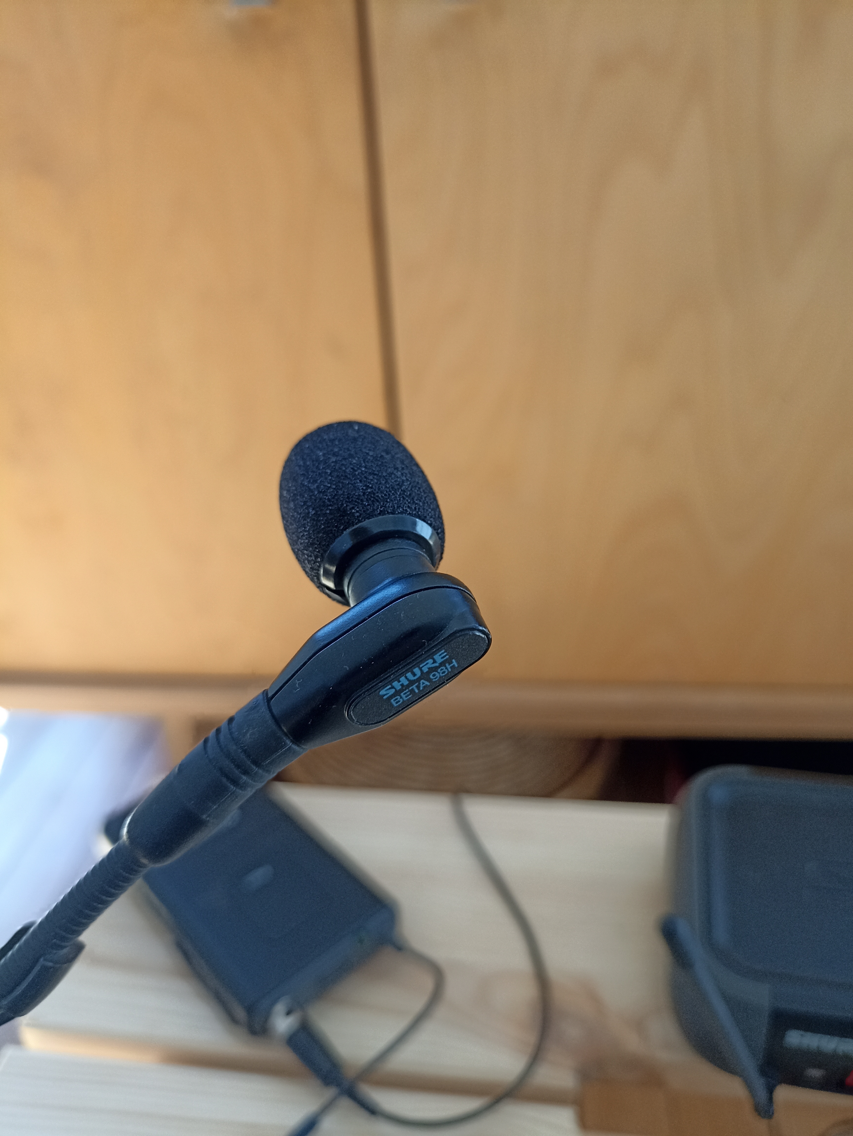 Micro hf shure beta 98h/c. Fonctionne parfaitement 