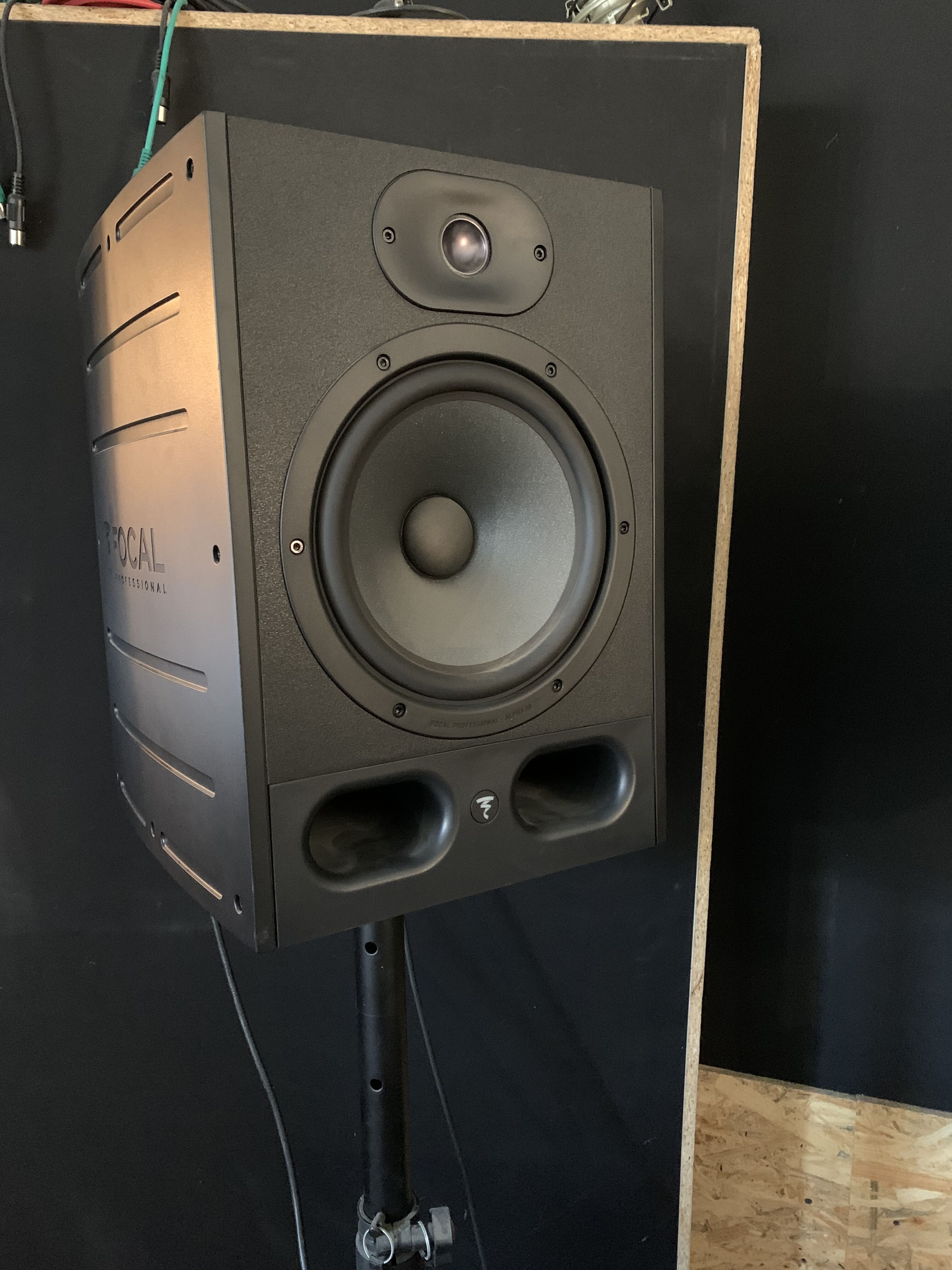focal-alpha-80-6379716