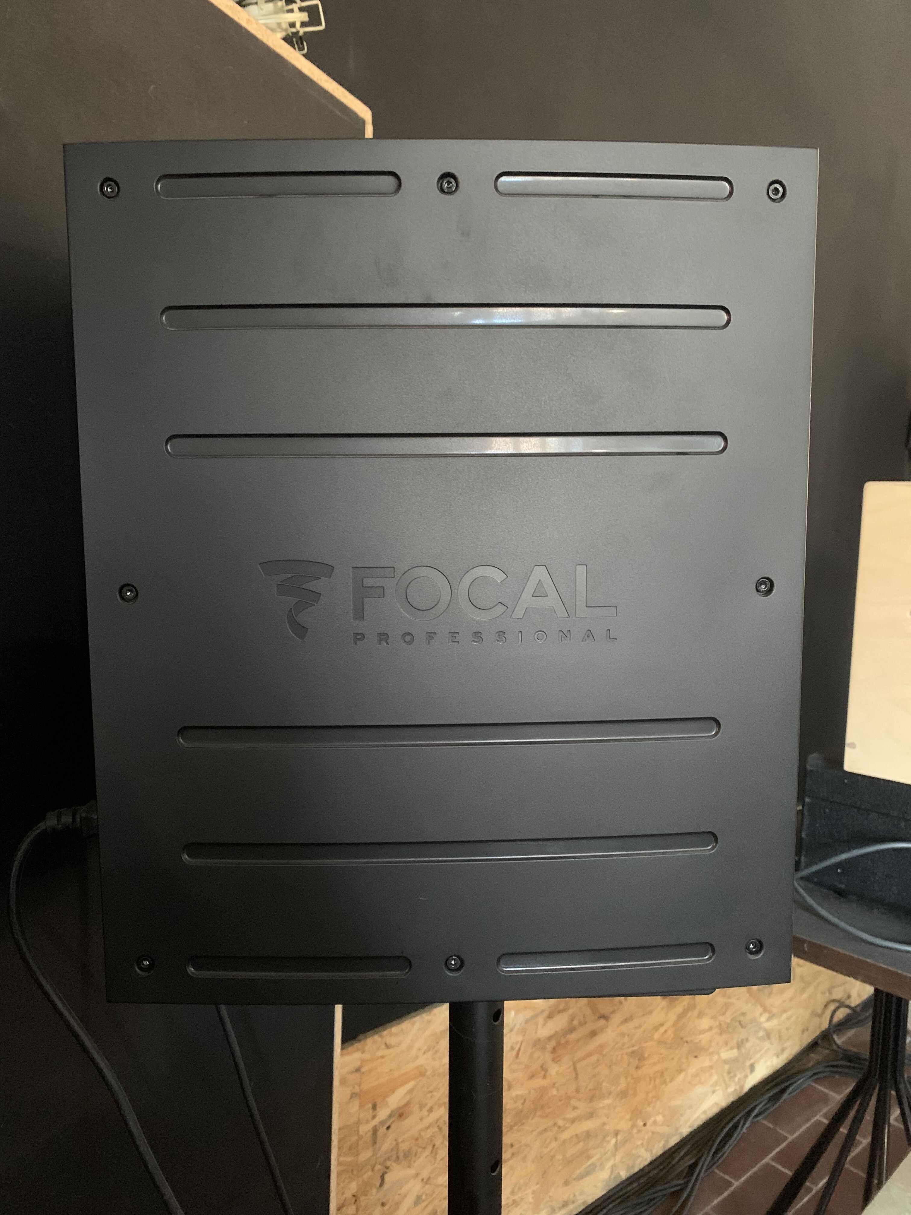 focal-alpha-80-6379717
