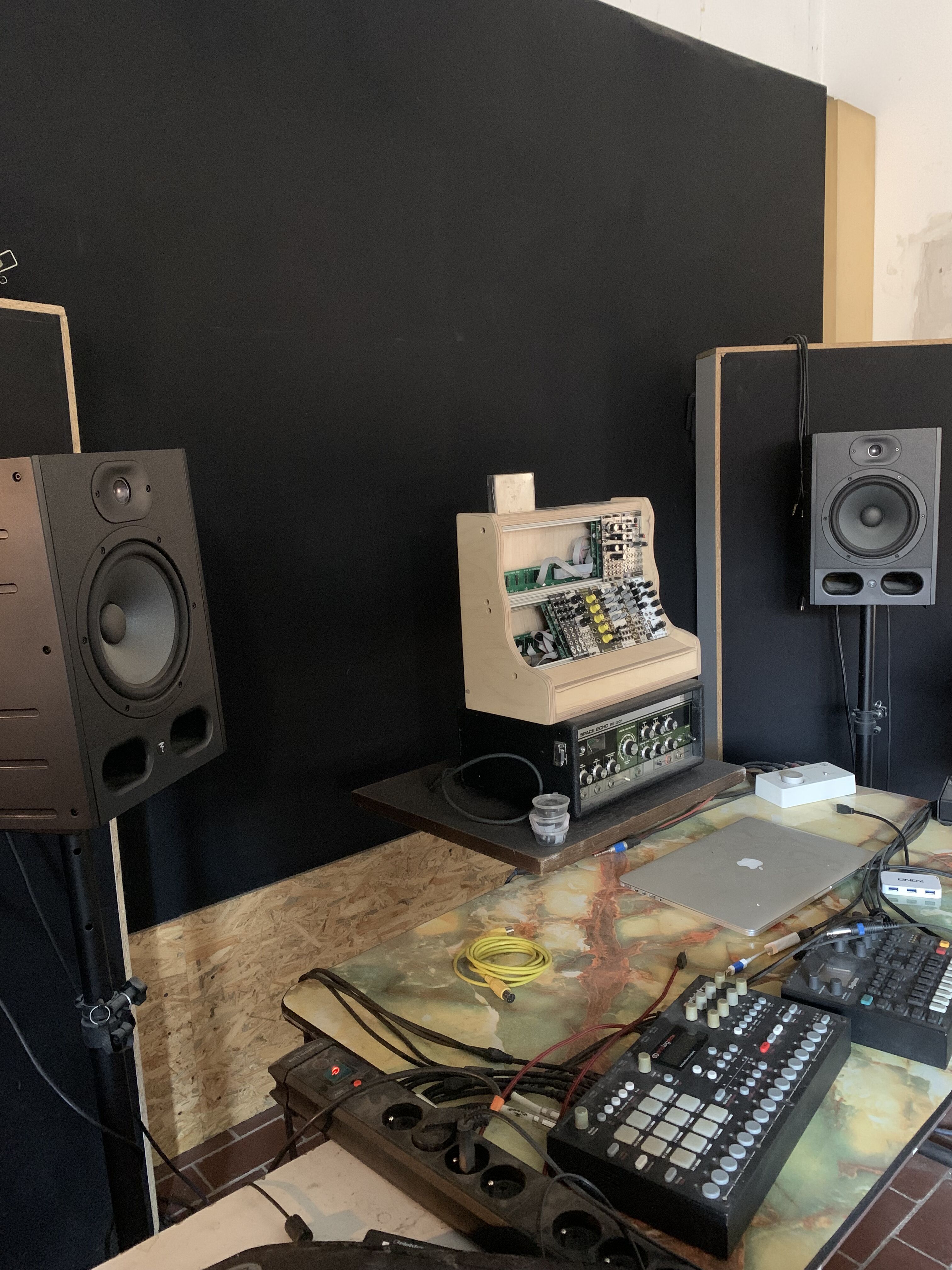 focal-alpha-80-6379720