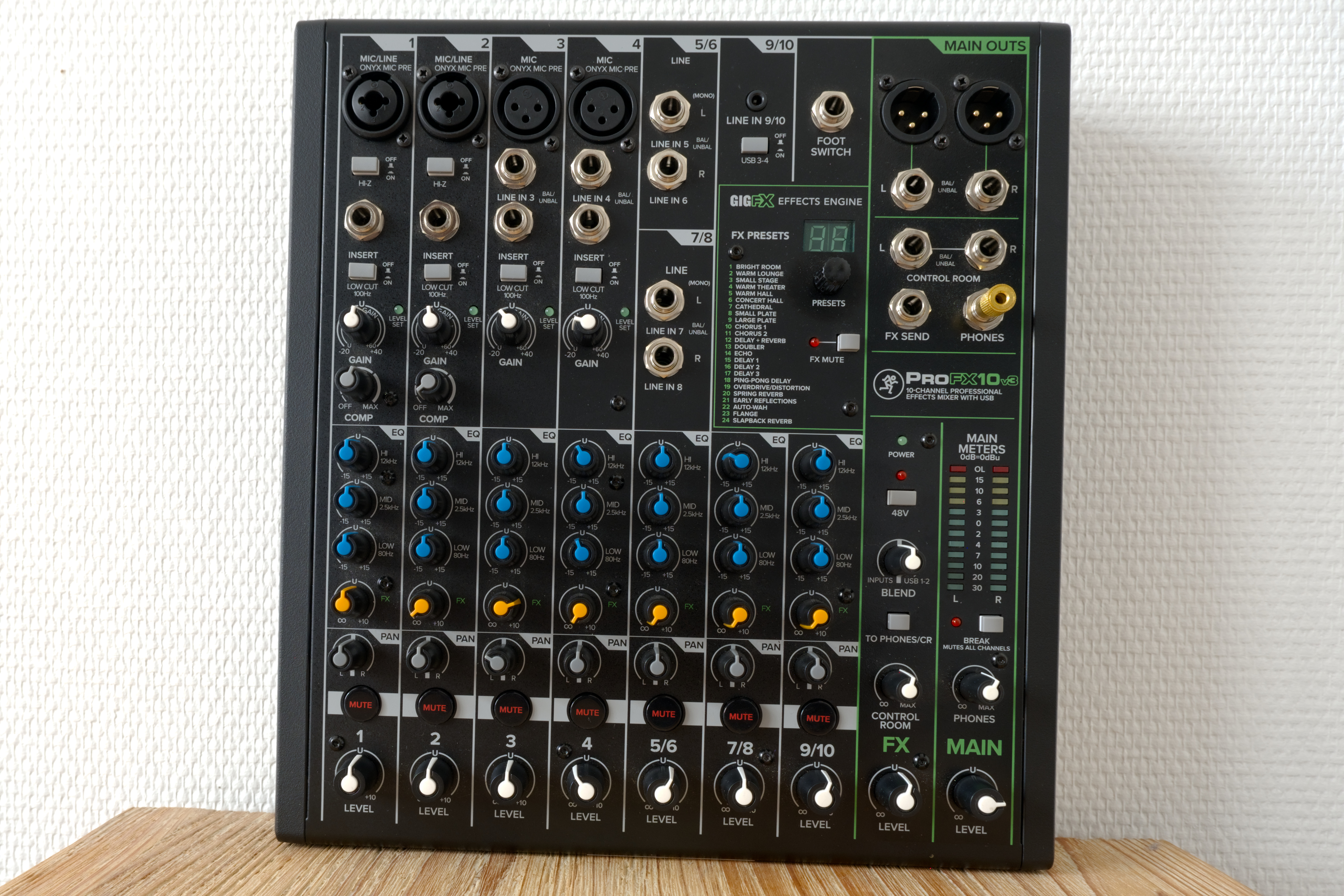 Vends Mackie ProFx10v3