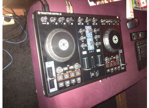 Native Instruments Traktor Kontrol S2 (17611)