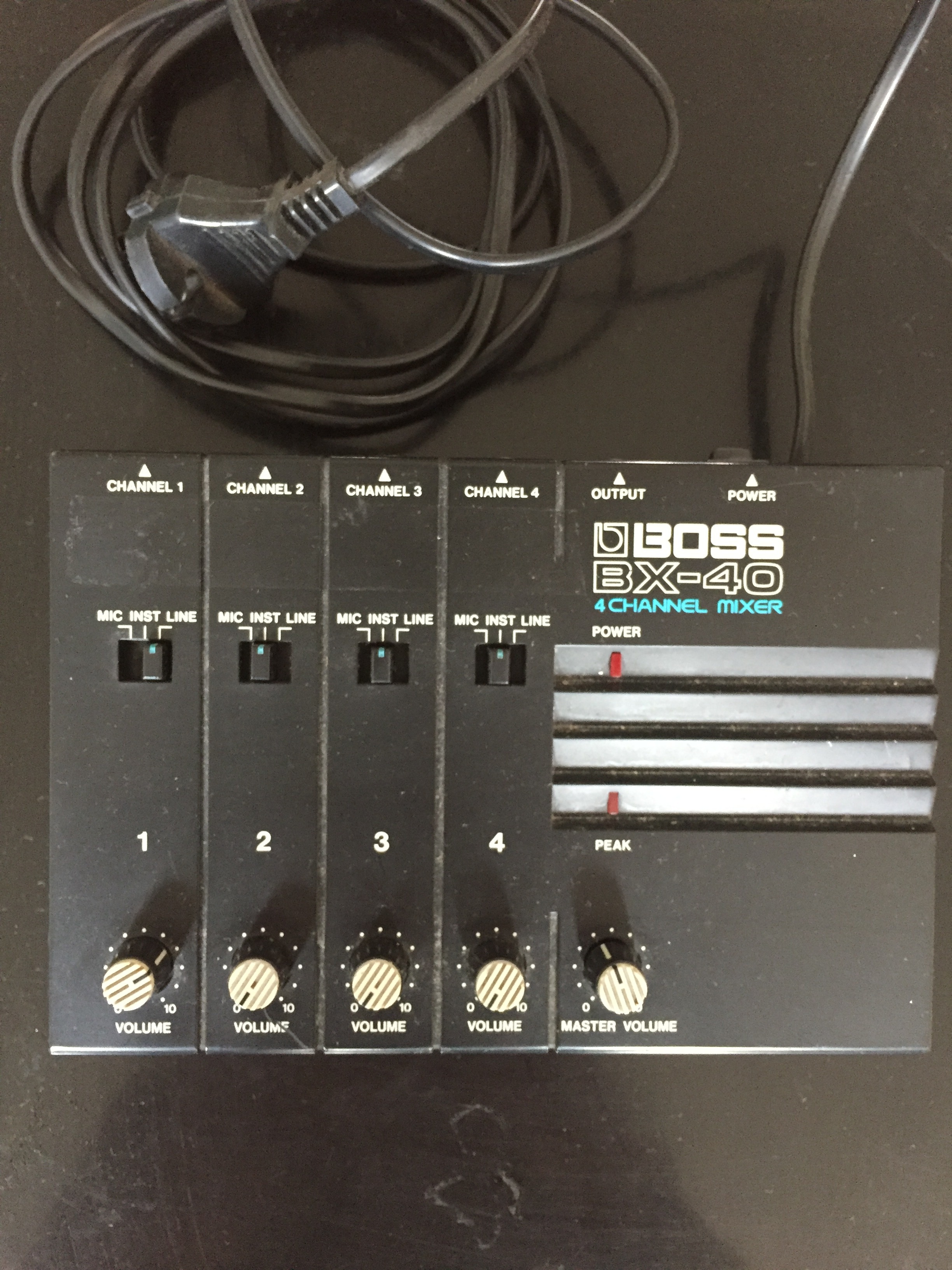 Vends Boss BX-40