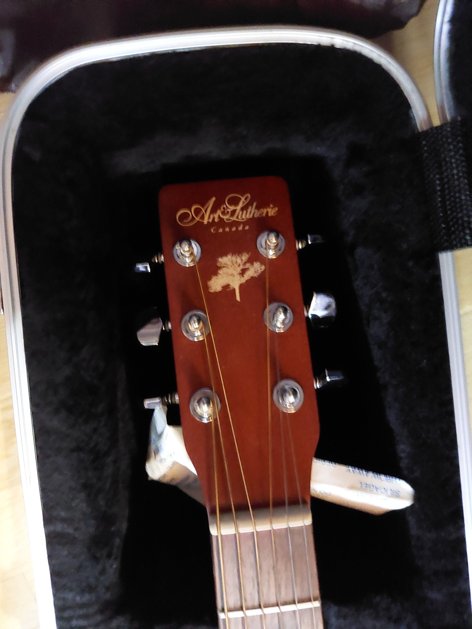 Vends guitare acoustique Art & Lutherie Dreadnought Spruce Burgundy 