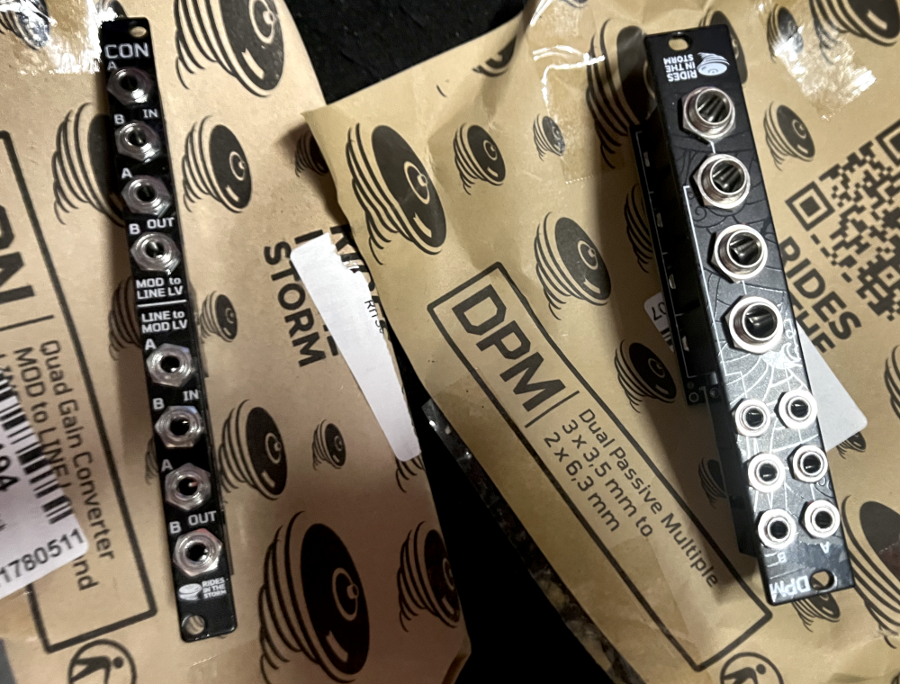 Rides In The Storm - CON et DPM (Facture, garantie, 1ere main)