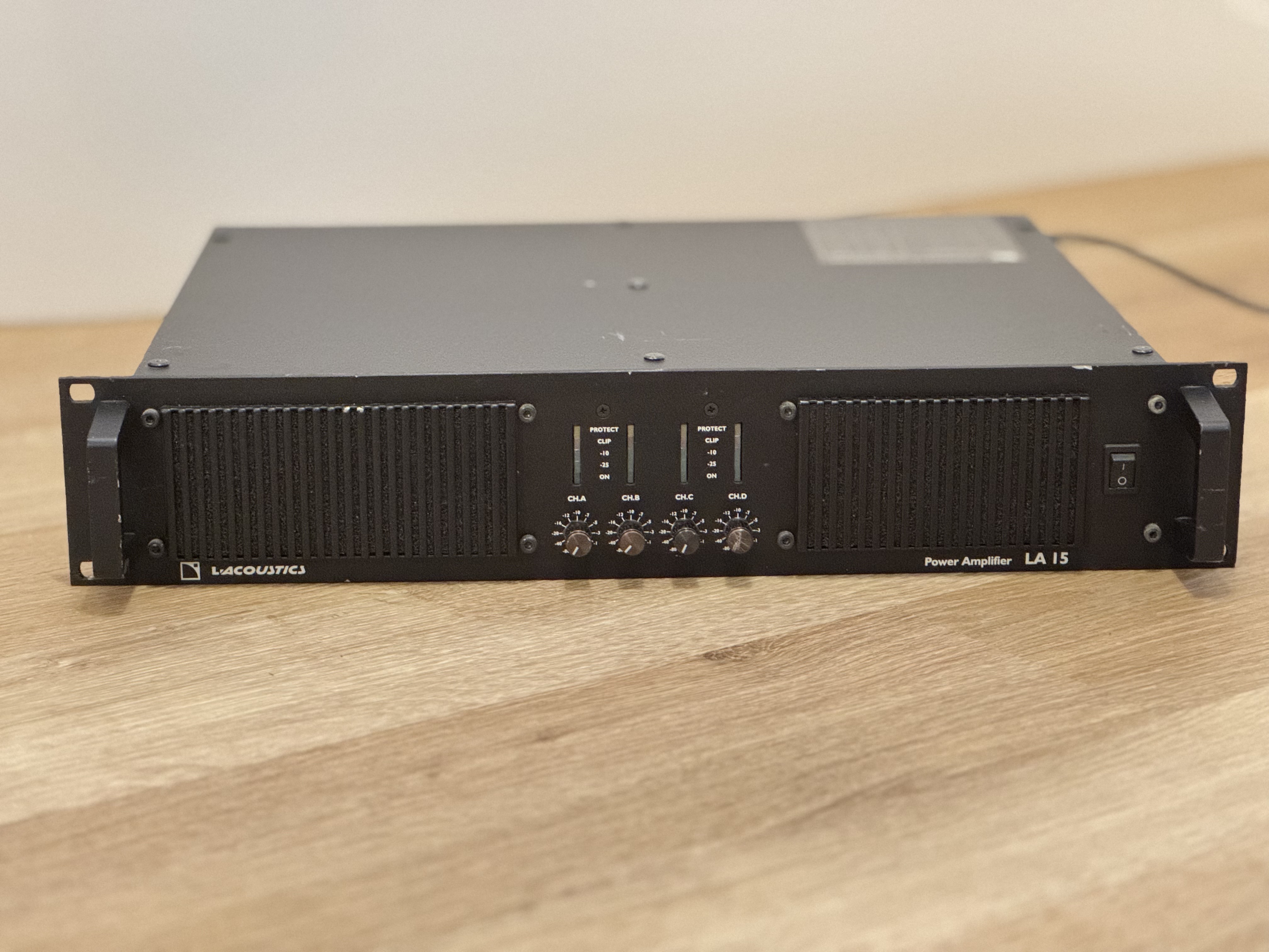 L-Acoustics LA15 (Lab Gruppen 1200c)