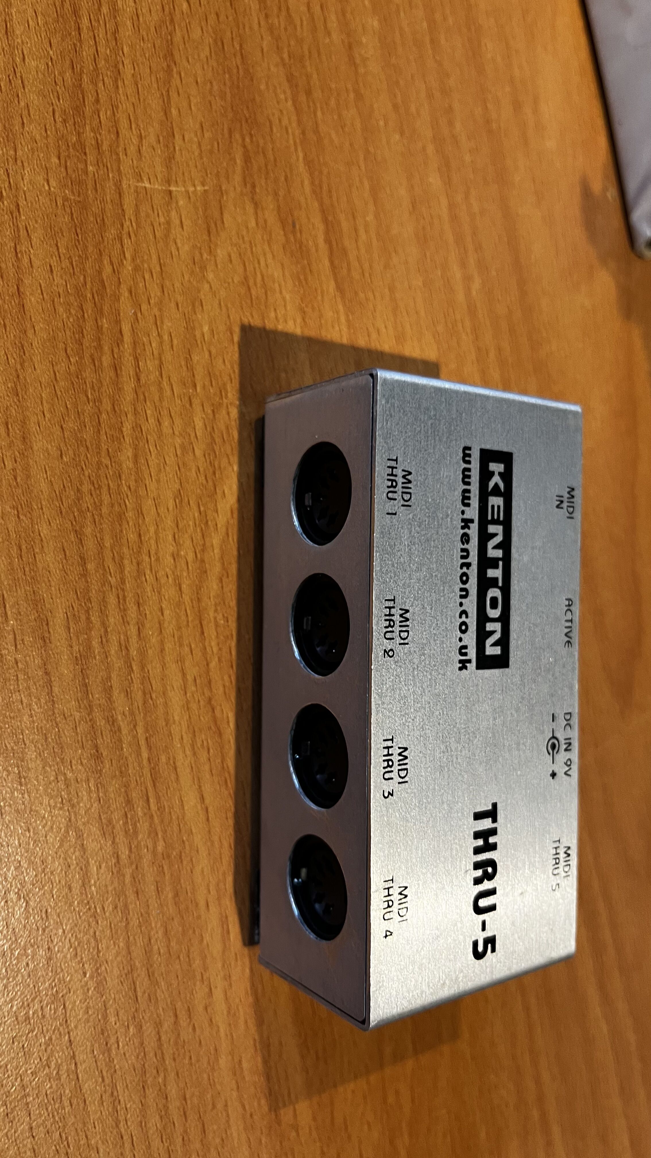 Kenton Thru-5 (5622)