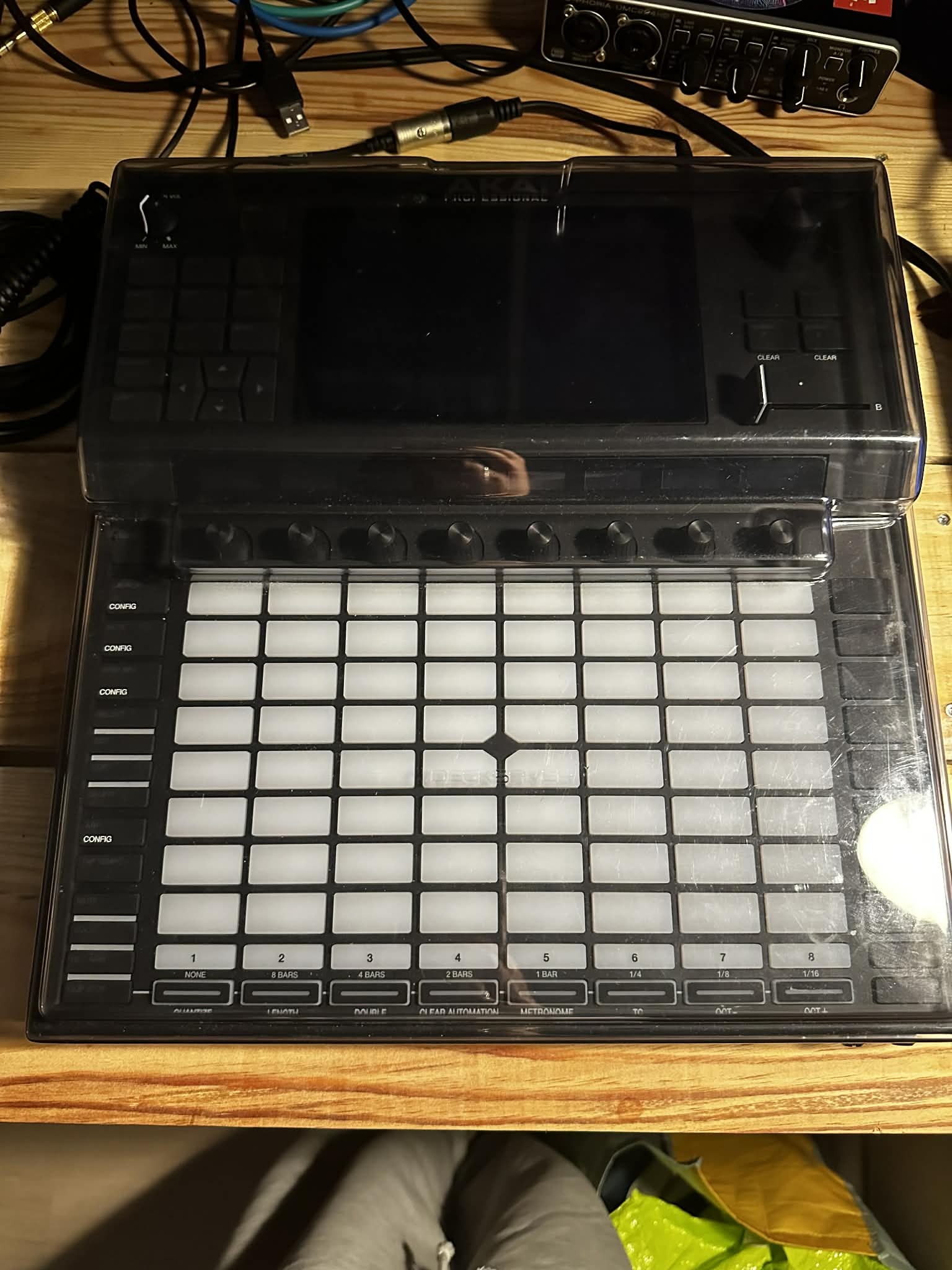 AKAI PRO FORCE + SSD 240Go + decksaver